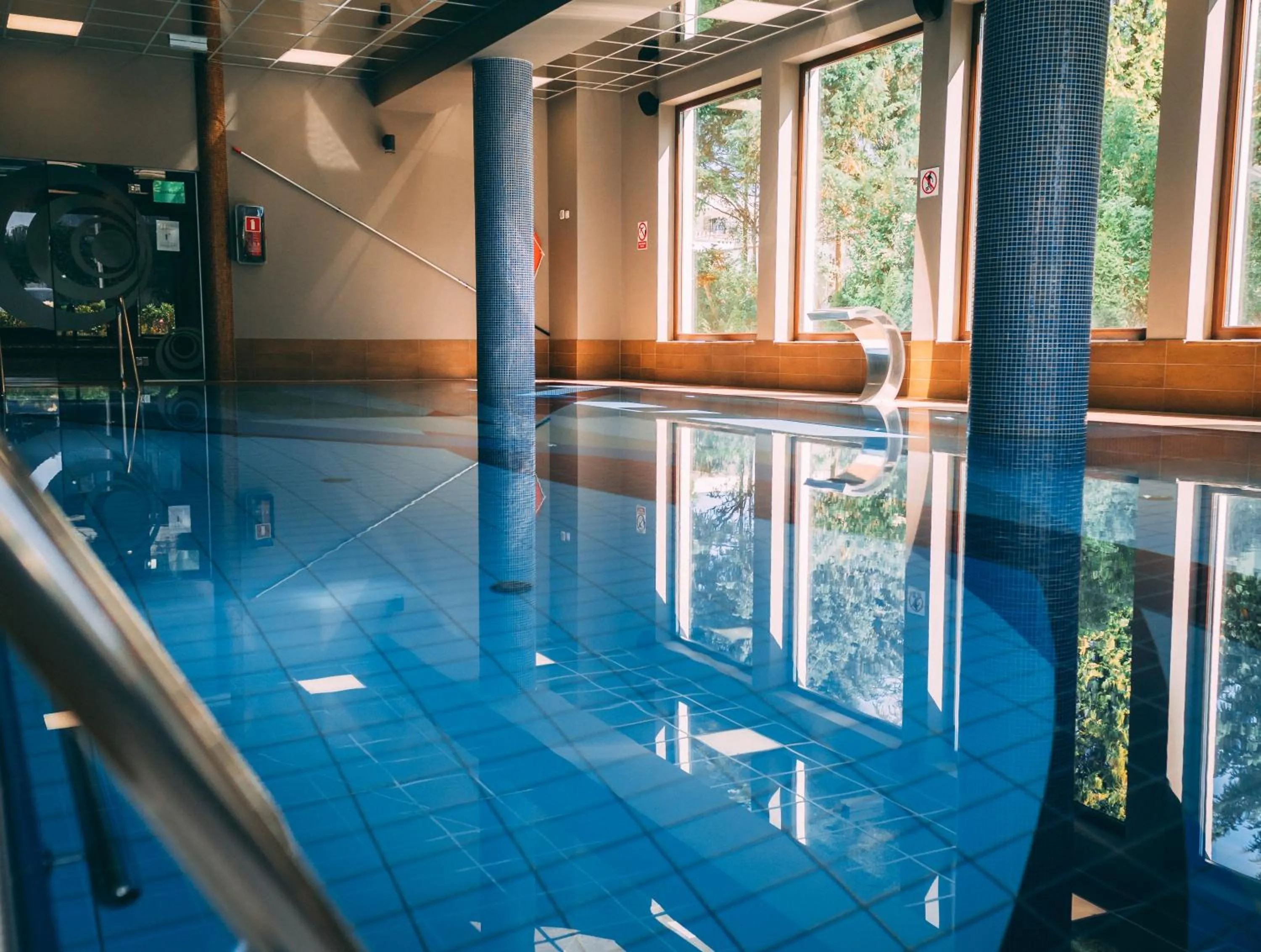 Swimming pool in Olymp 3