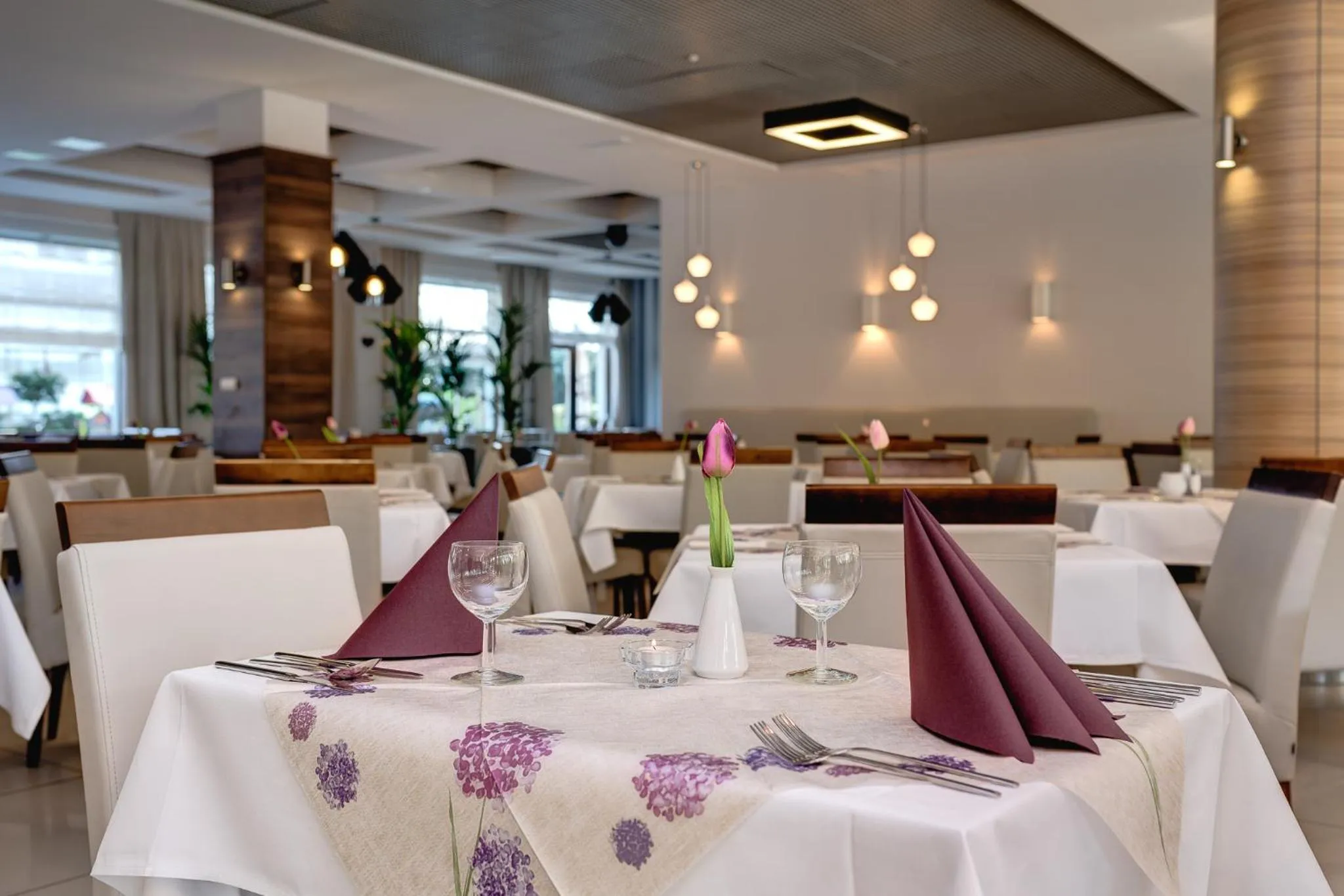 Restaurant/places to eat in Olymp 3