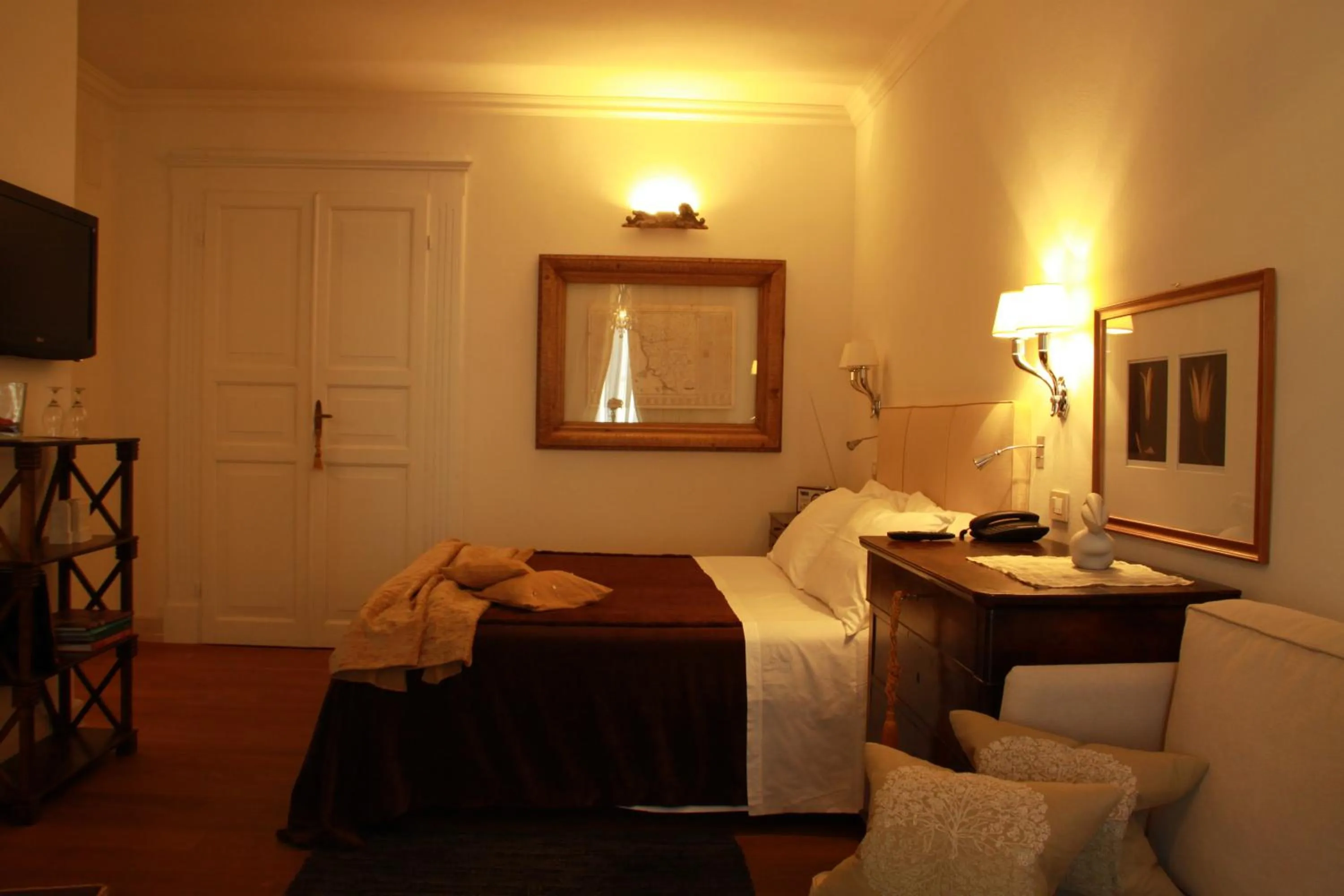 Photo of the whole room, Bed in Balneum Boutique Hotel & B&B
