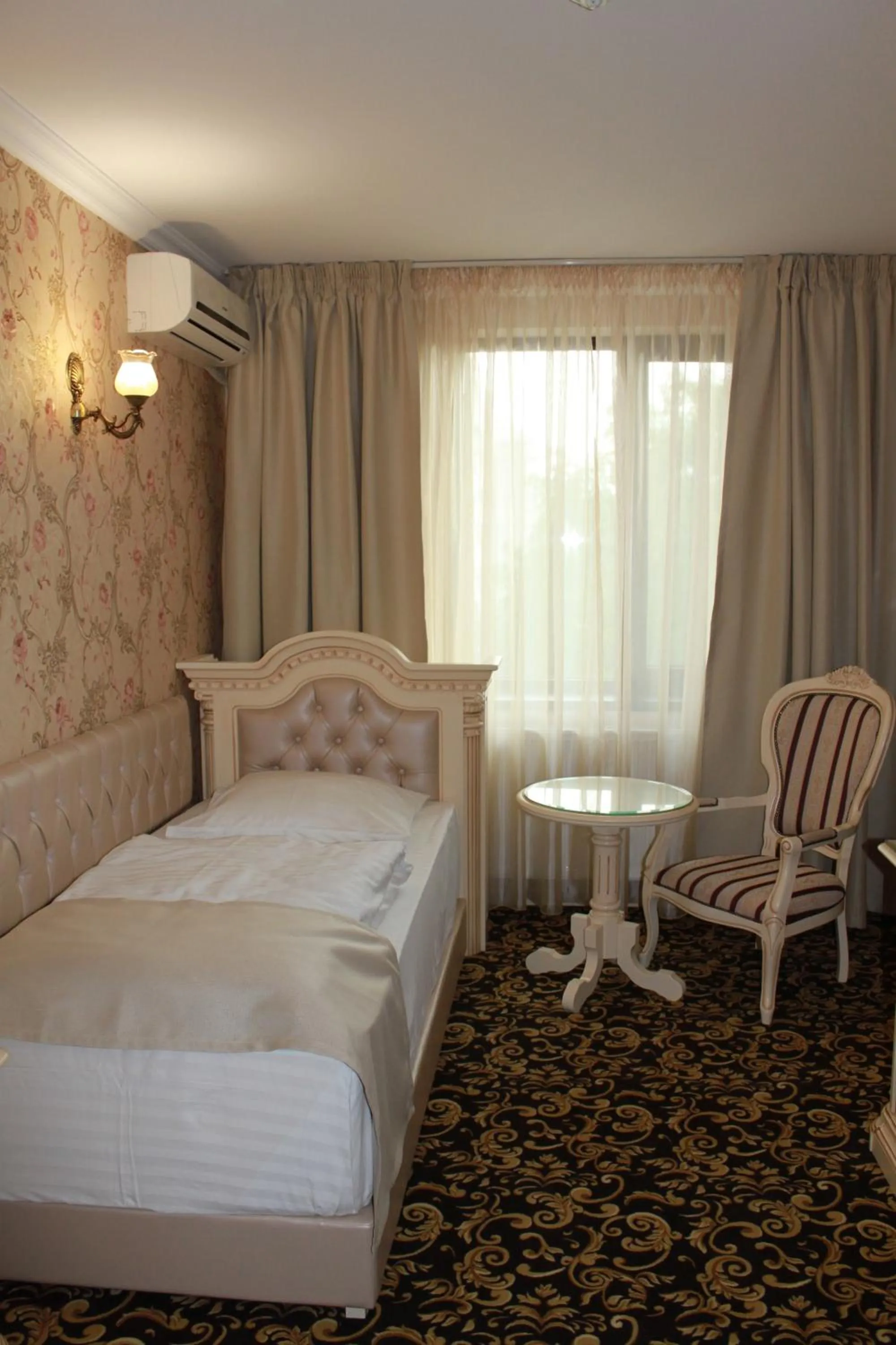 Photo of the whole room, Bed in Hotel Orient Braila