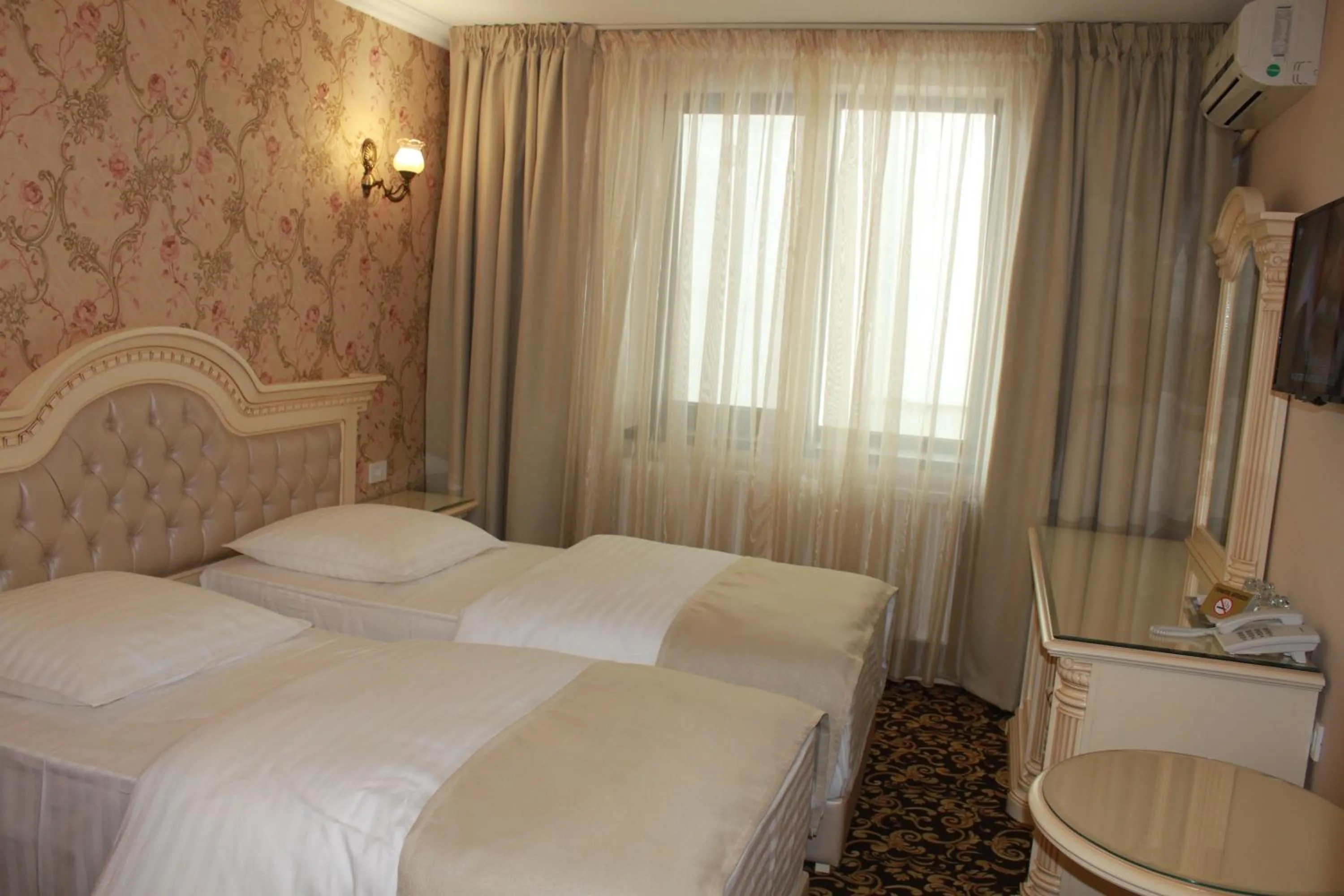 Photo of the whole room, Bed in Hotel Orient Braila