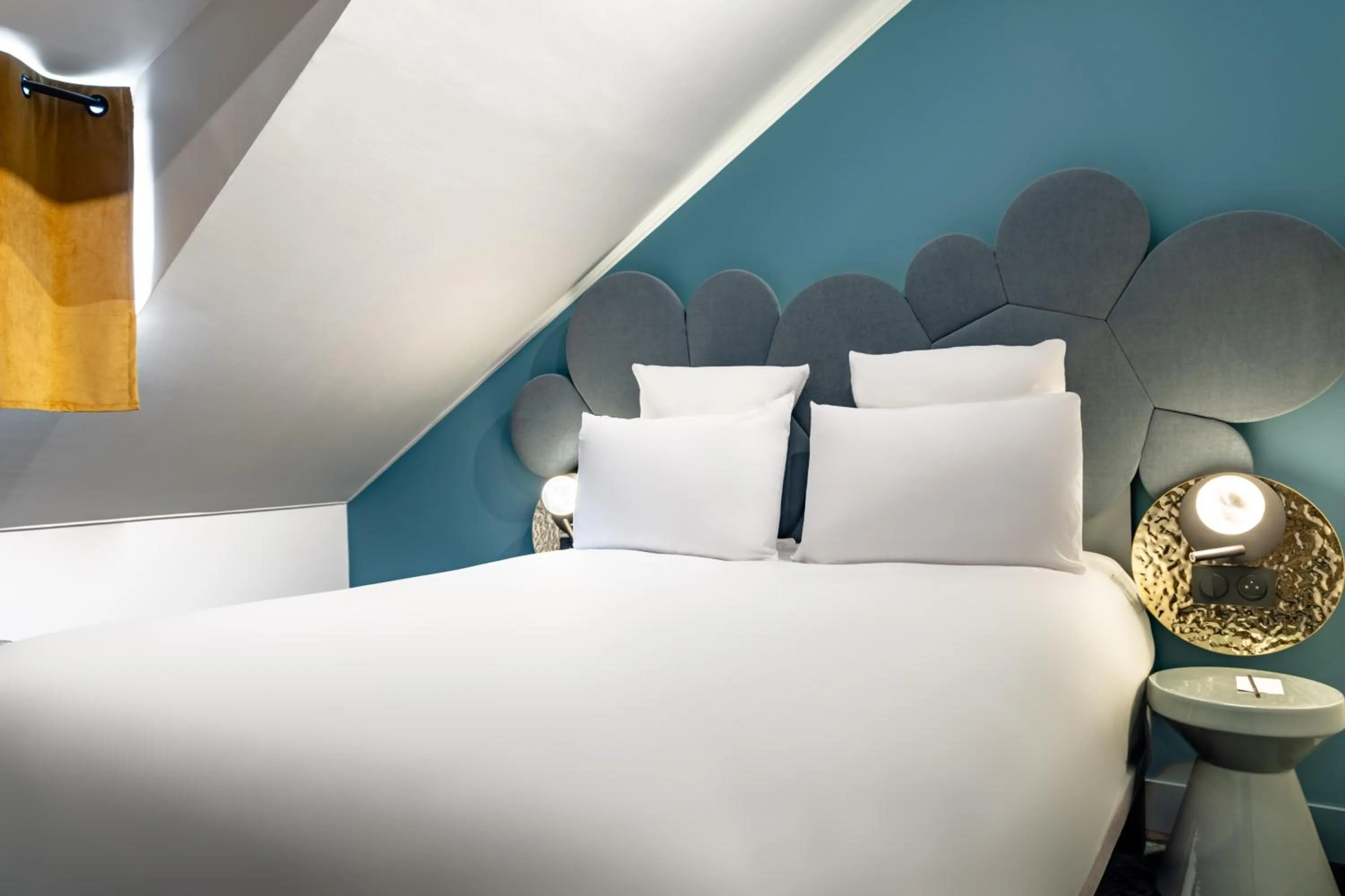 Bedroom, Bed in Mercure Annecy Centre