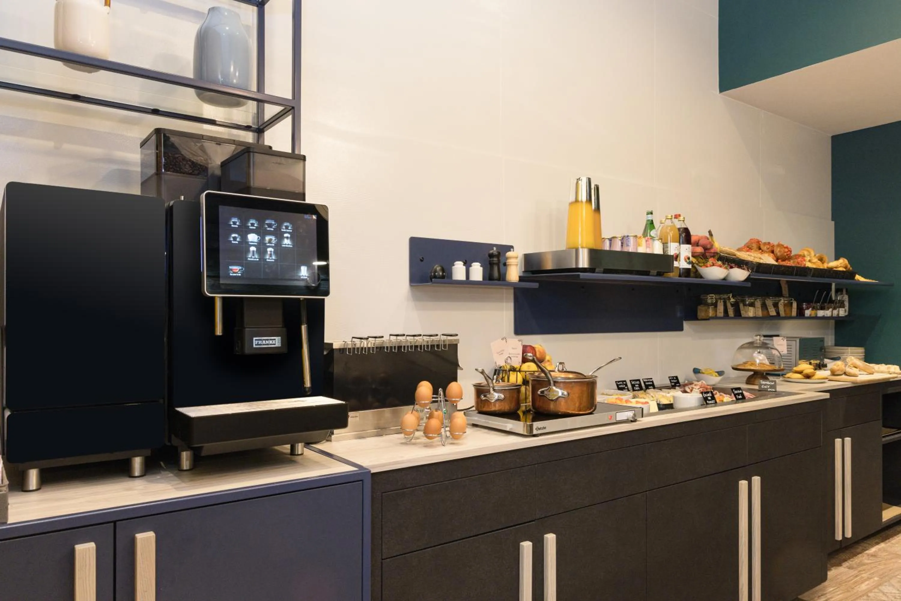 Coffee/tea facilities in Mercure Annecy Centre