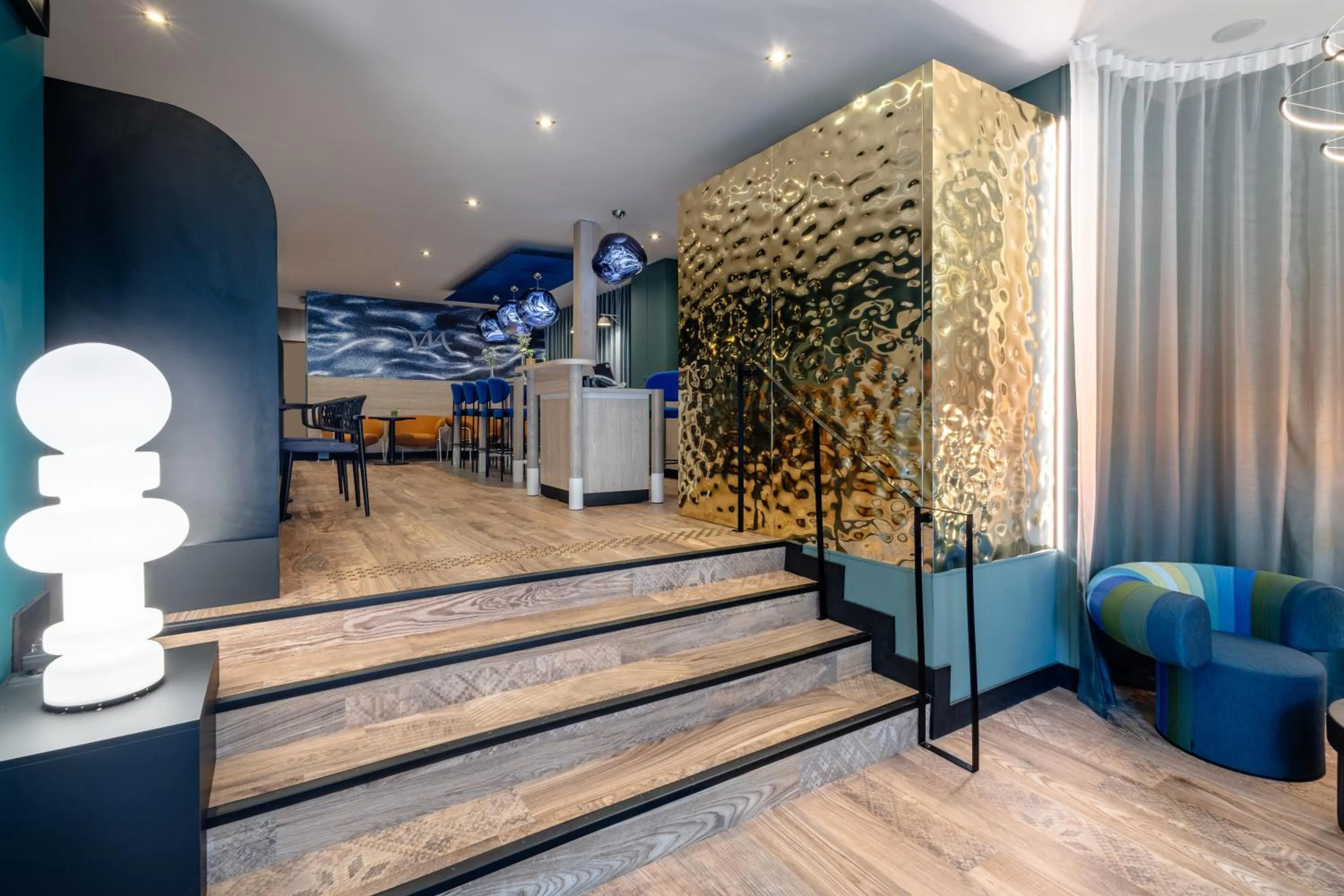 Lobby or reception in Mercure Annecy Centre