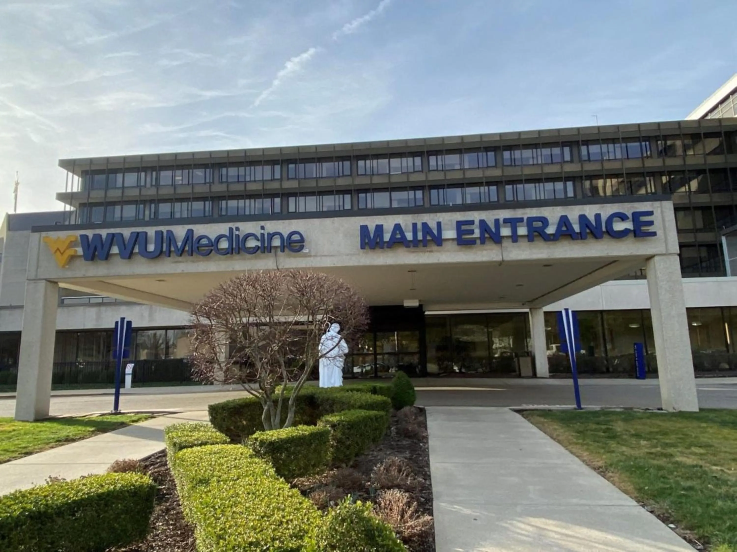 Property building in Suburban Studios Triadelphia - Wheeling at The Highlands