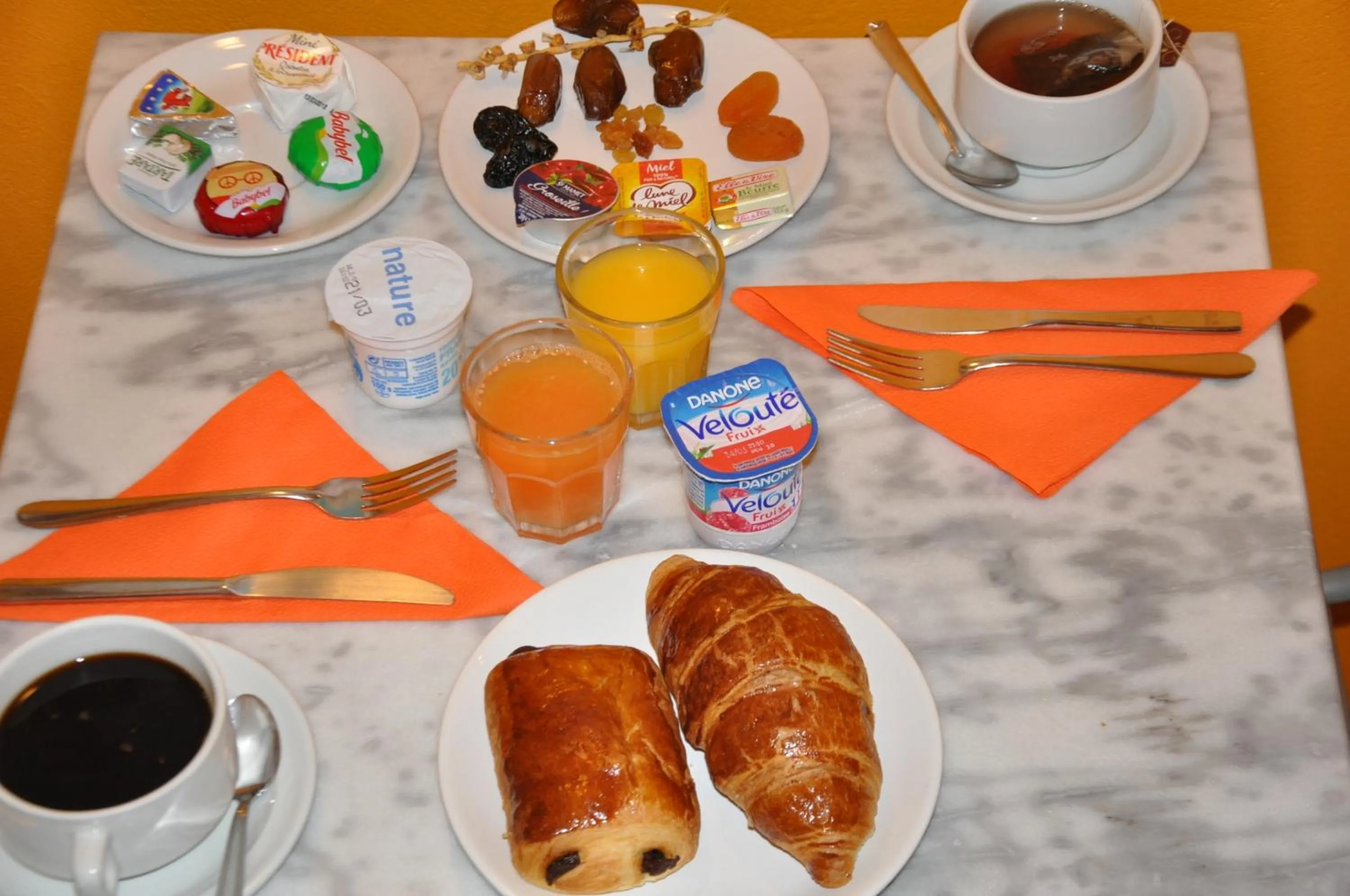 Breakfast in Europe Hotel Vieux Port