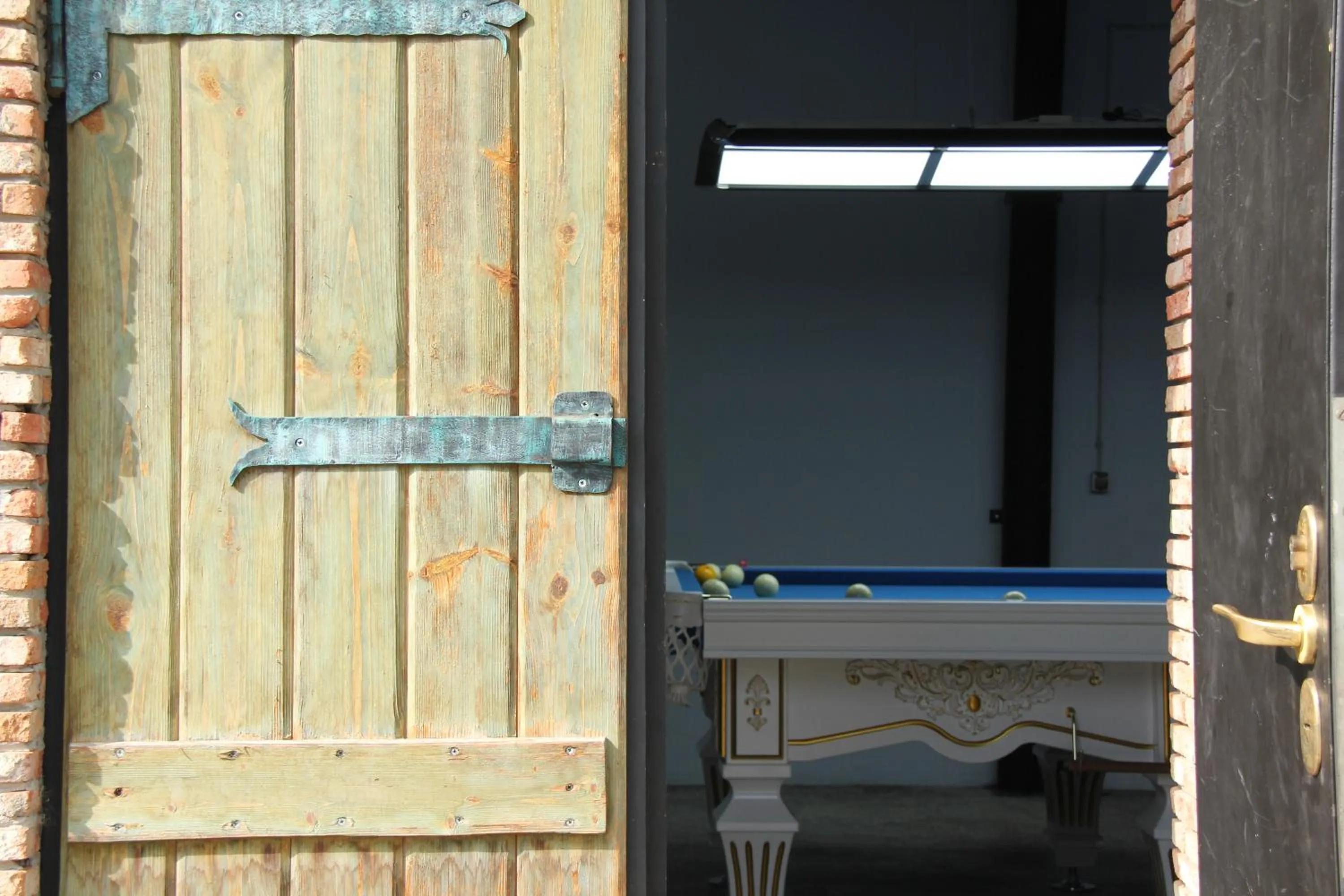 Billiard in Ethno Sazano Hotel