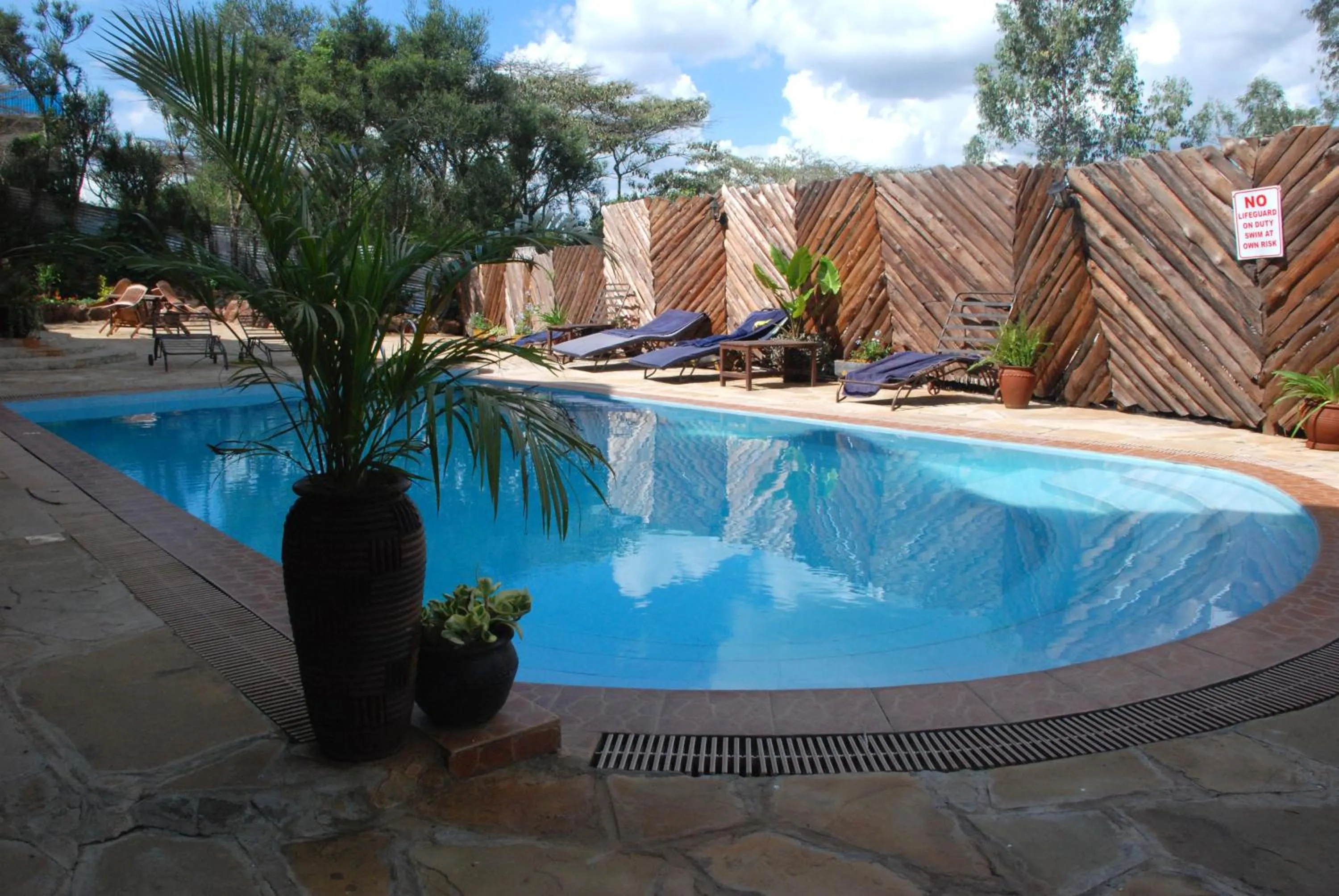 Swimming pool in Osoita Lodge