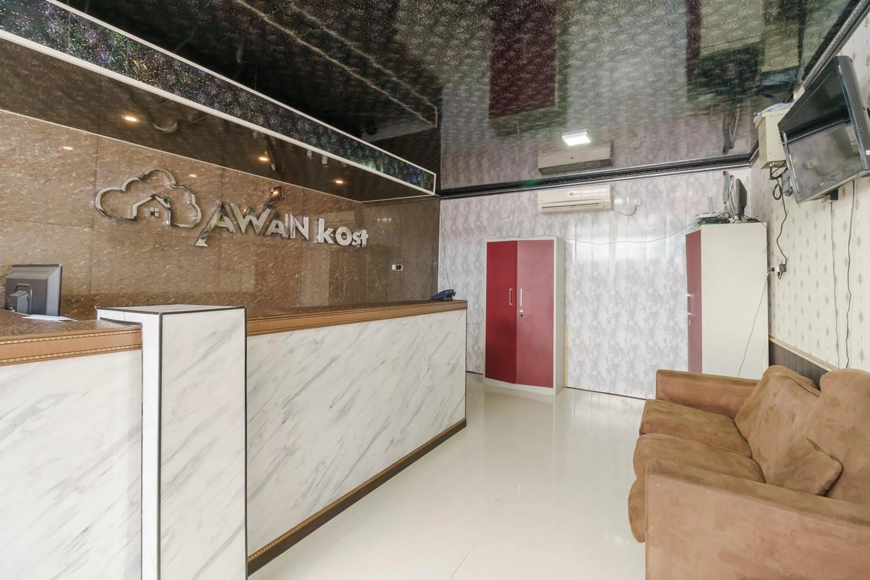 Lobby or reception in RedDoorz Plus near Palembang Icon Mall 2