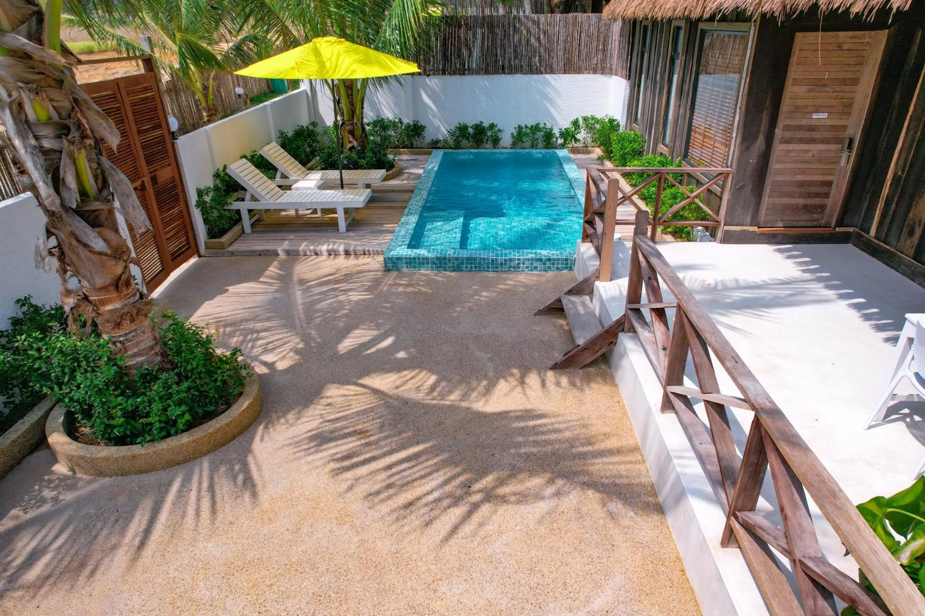 Swimming pool, Pool View in Bodega Resort