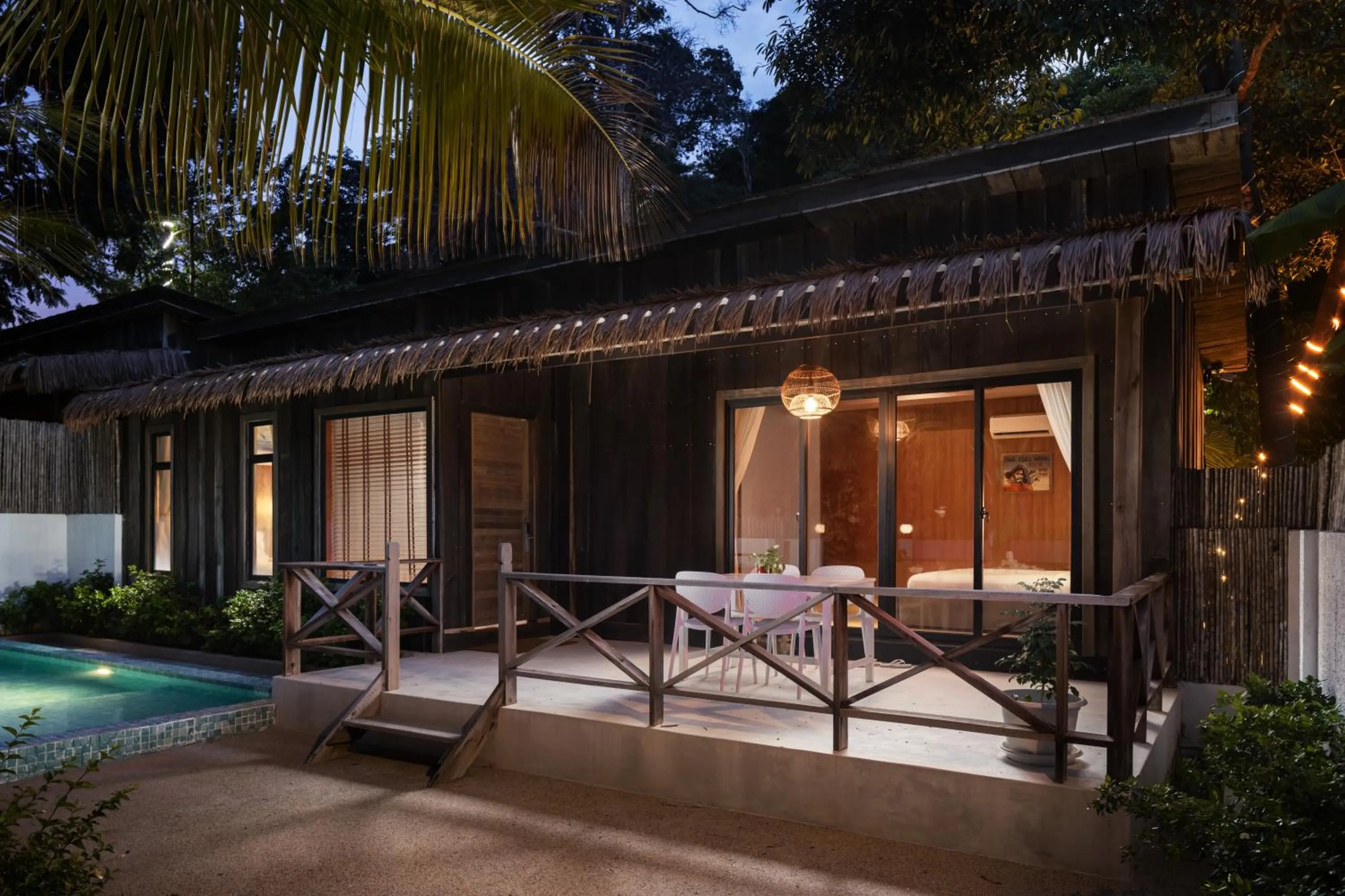 Property building, Swimming Pool in Bodega Resort