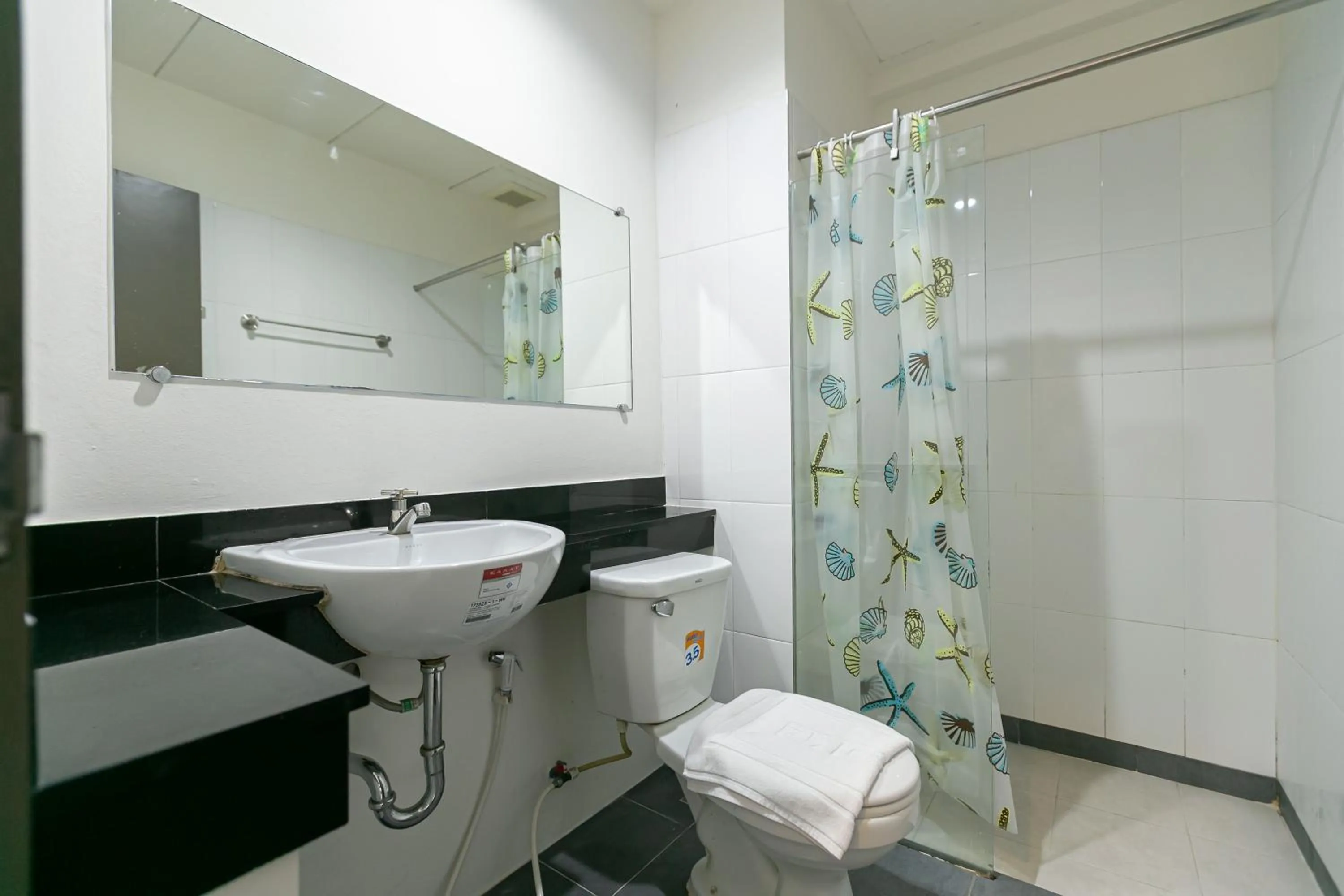Bathroom in Ruan Plaisoi Apartment