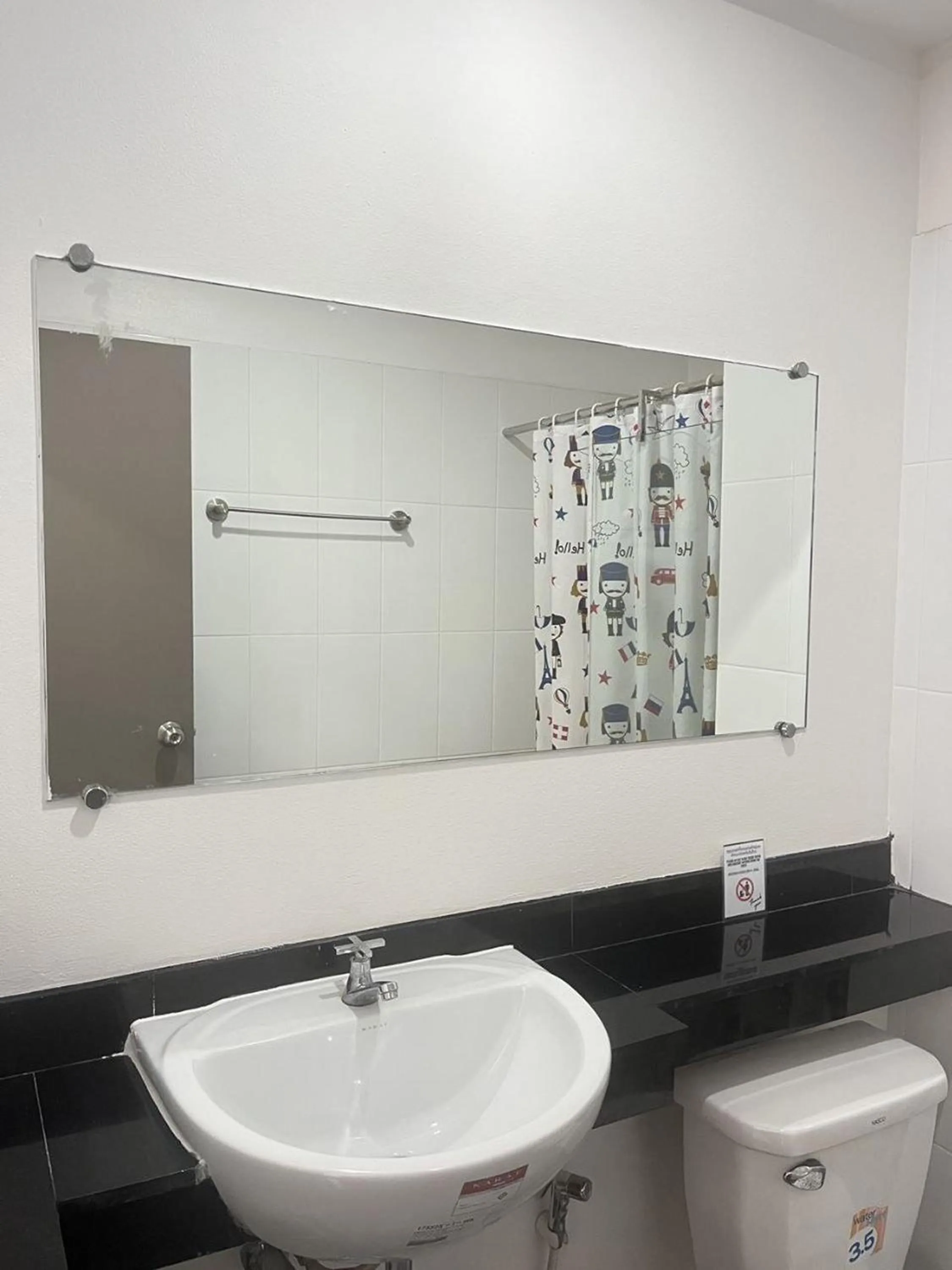 Bathroom in Ruan Plaisoi Apartment