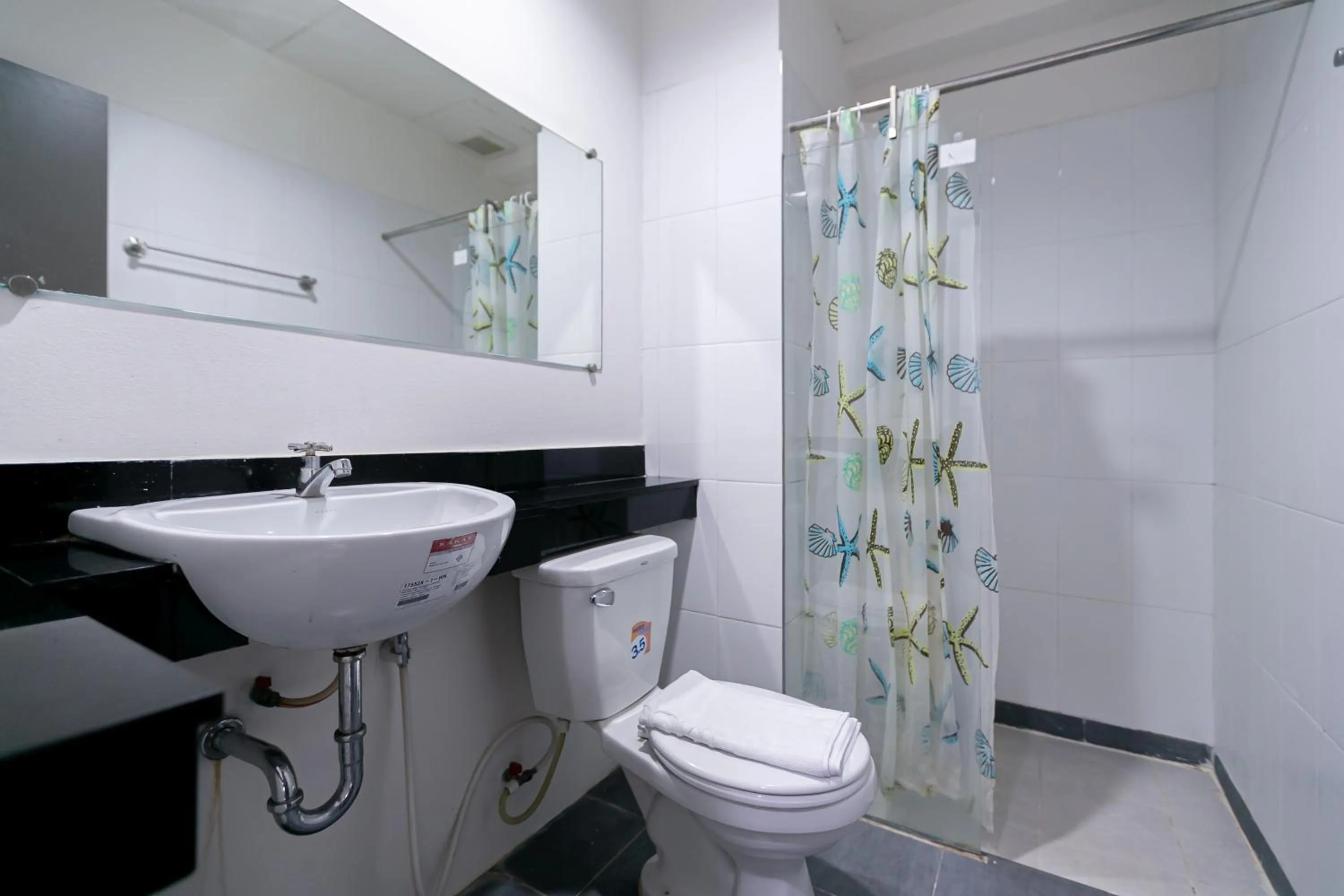 Bathroom in Ruan Plaisoi Apartment