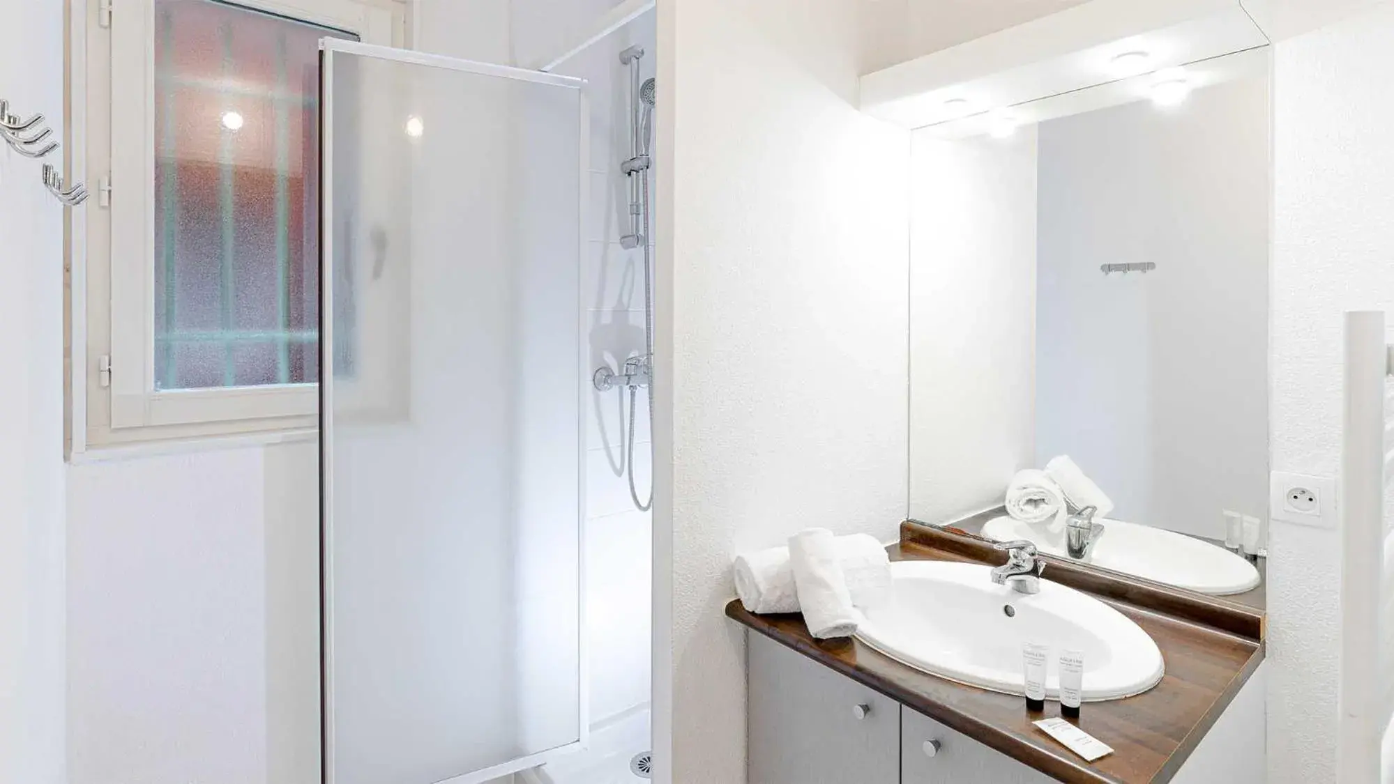 Duplex Apartment with 2 Bedrooms and a Mezzanine Level (8 People) in Madame Vacances Les Rives Marines Duplex Apartment with 2 Bedrooms and a Mezzanine Level (8 People) in Madame Vacances Les Rives Marines