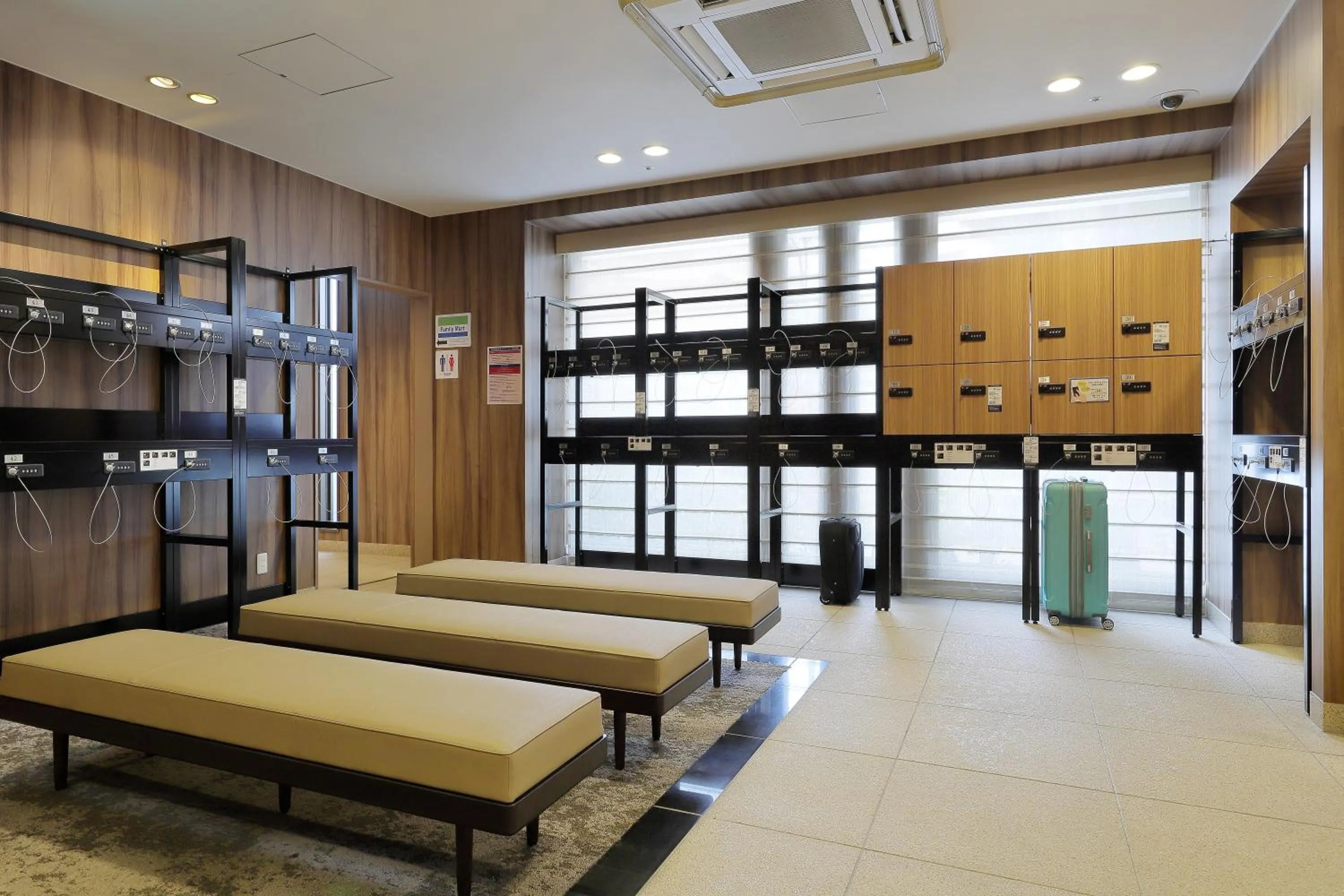 locker in Keio Presso Inn Nihonbashi Kayabacho