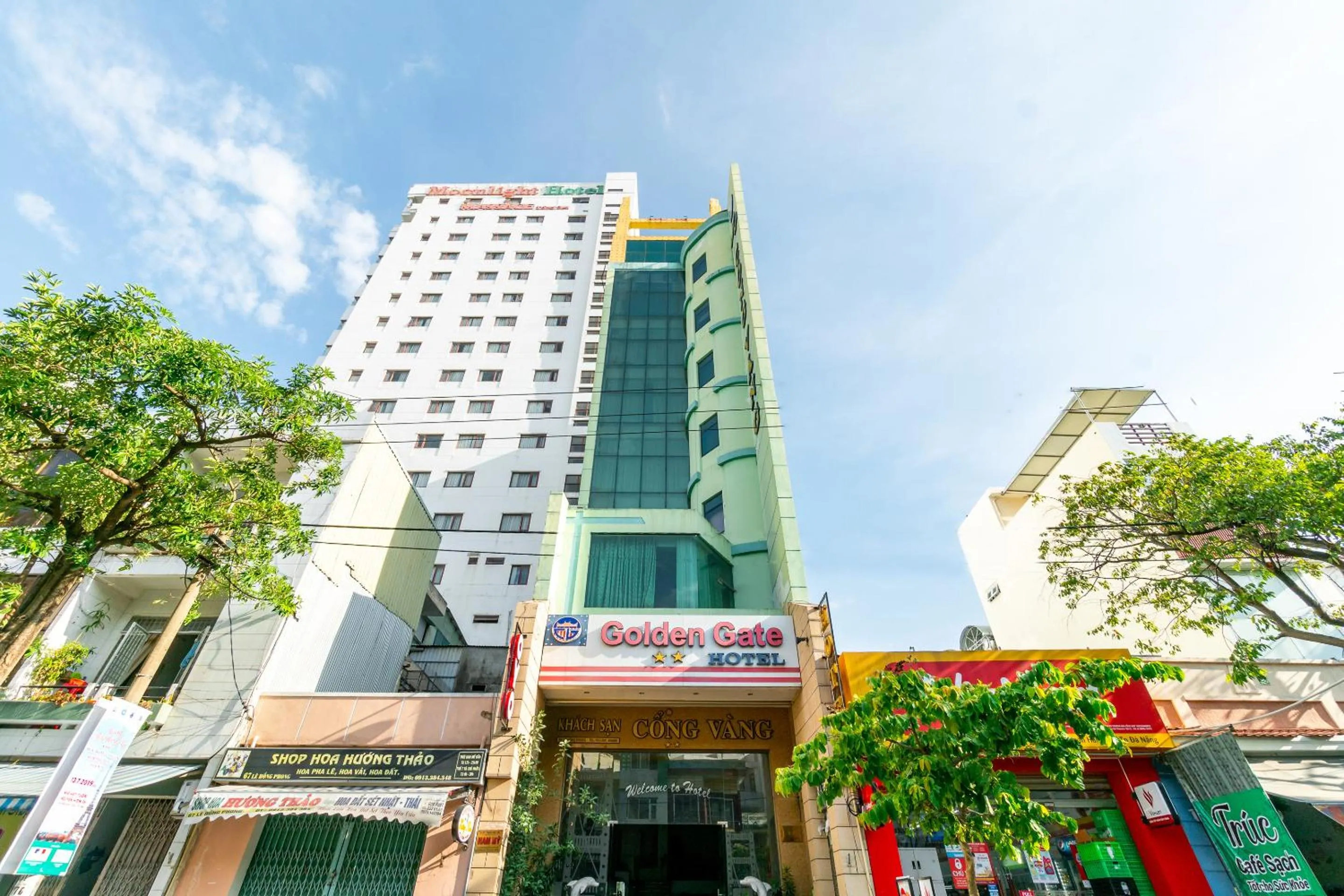 Super OYO 266 Golden Gate