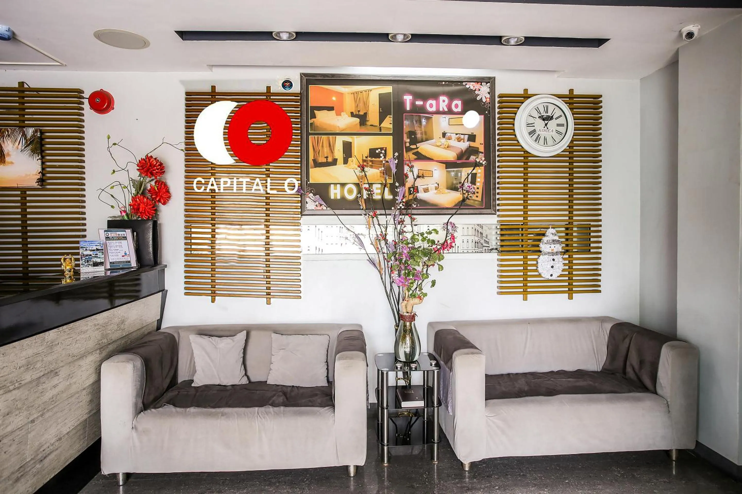 Lobby or reception, Seating Area in Capital O 786 KWE Hotel and Resort.