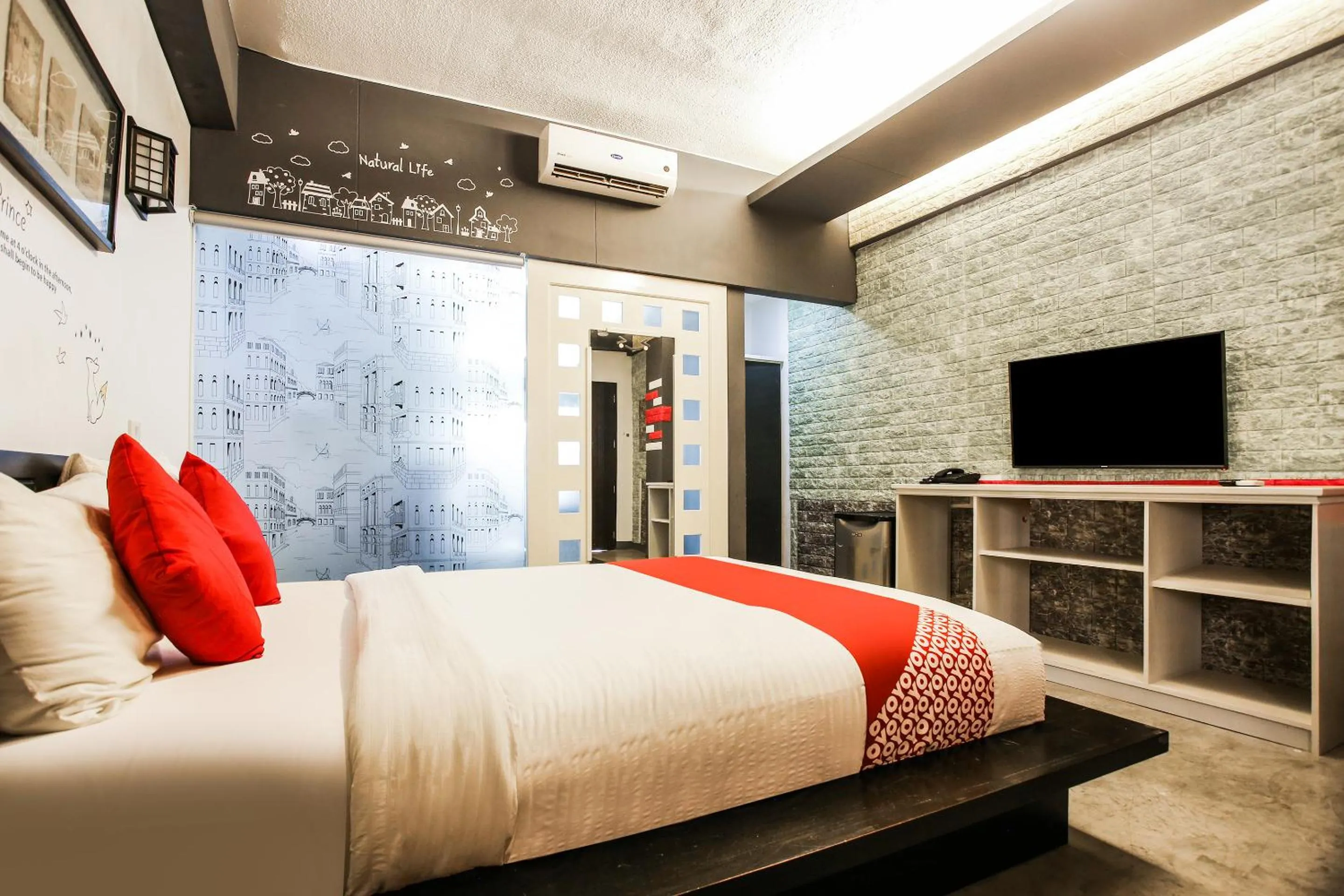 Photo of the whole room in Capital O 786 KWE Hotel and Resort.