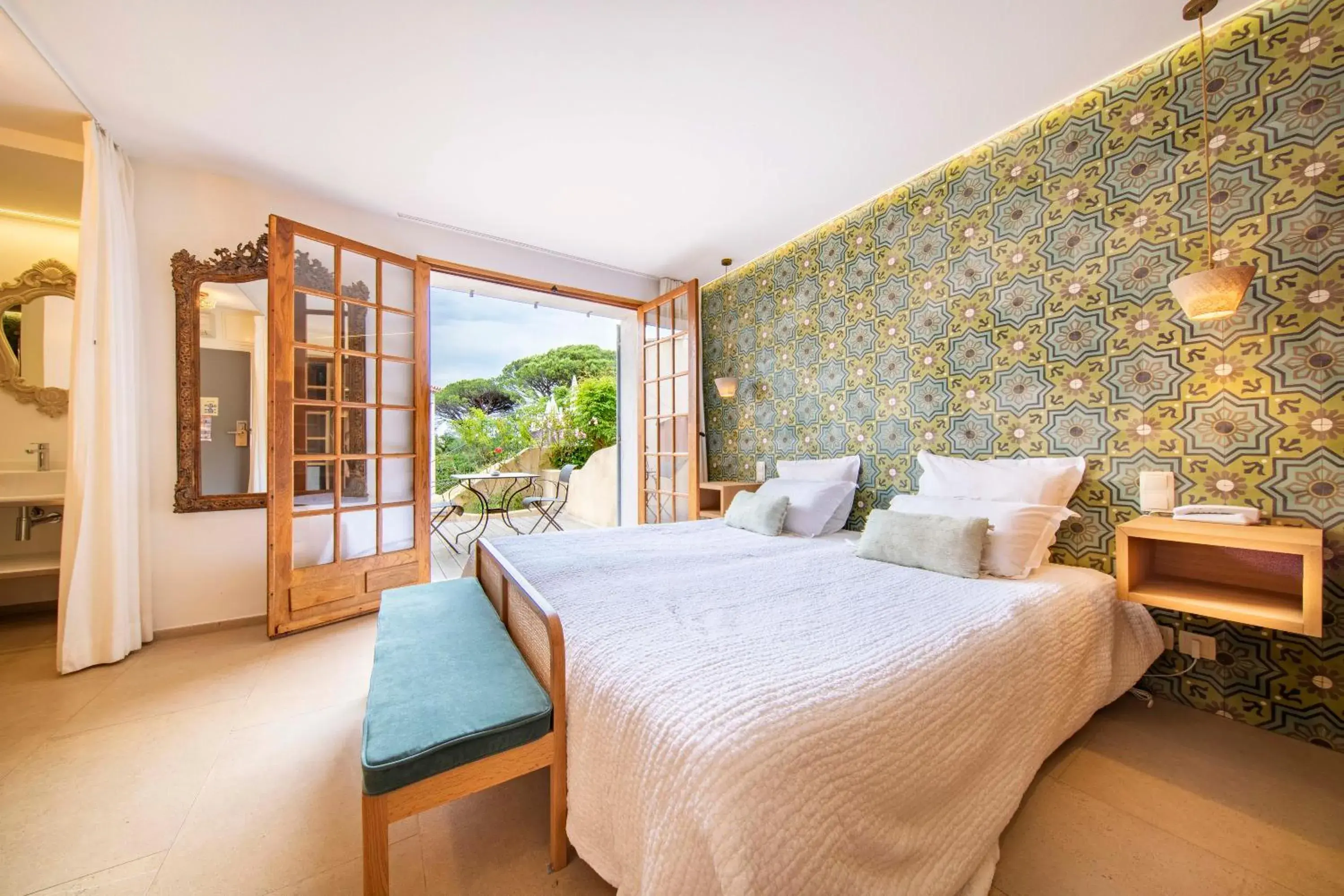 Deluxe Double Room in Les Capucines Saint Tropez Deluxe Double Room in Les Capucines Saint Tropez