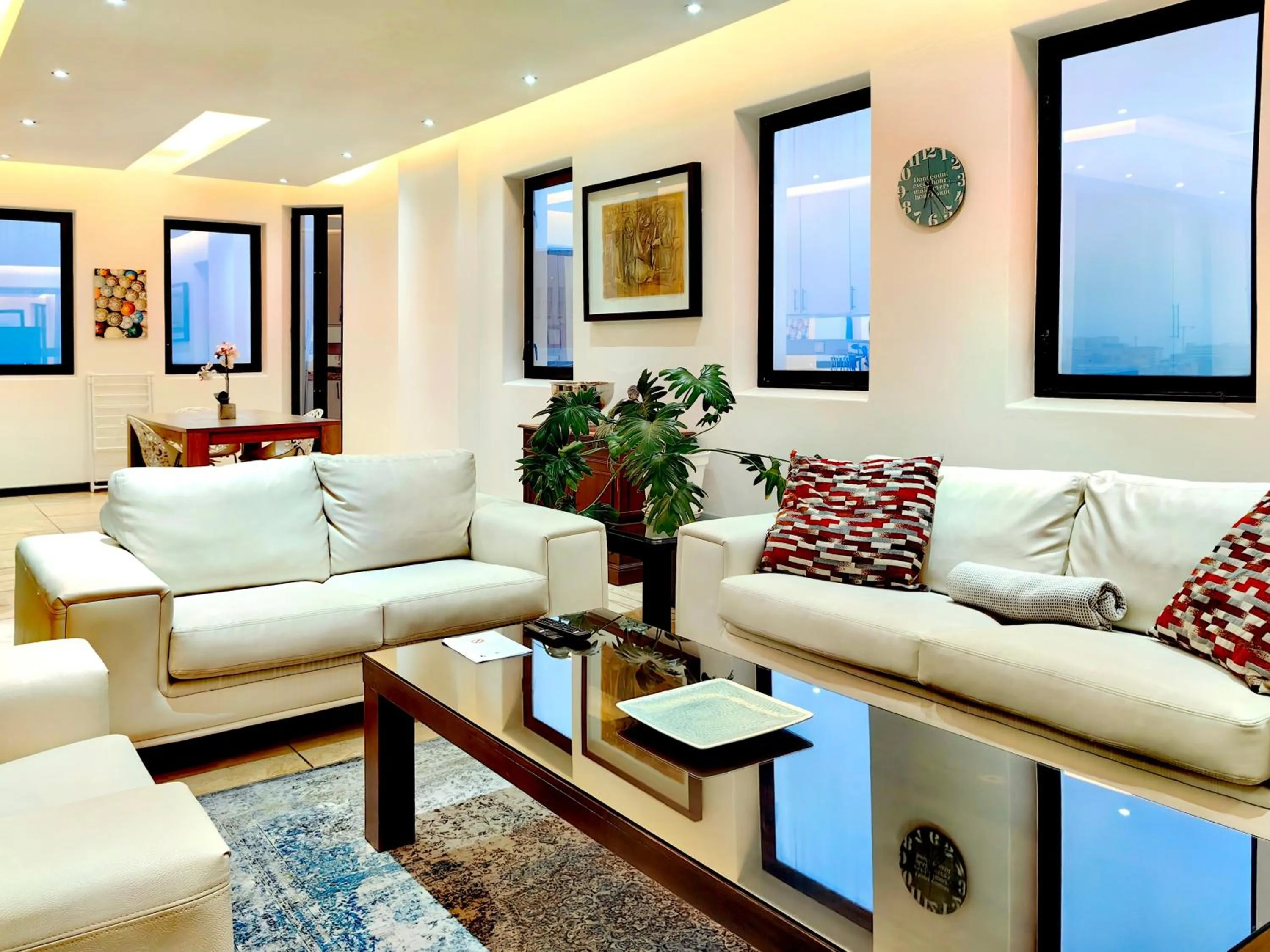 4 on Pritchard Luxury Suites