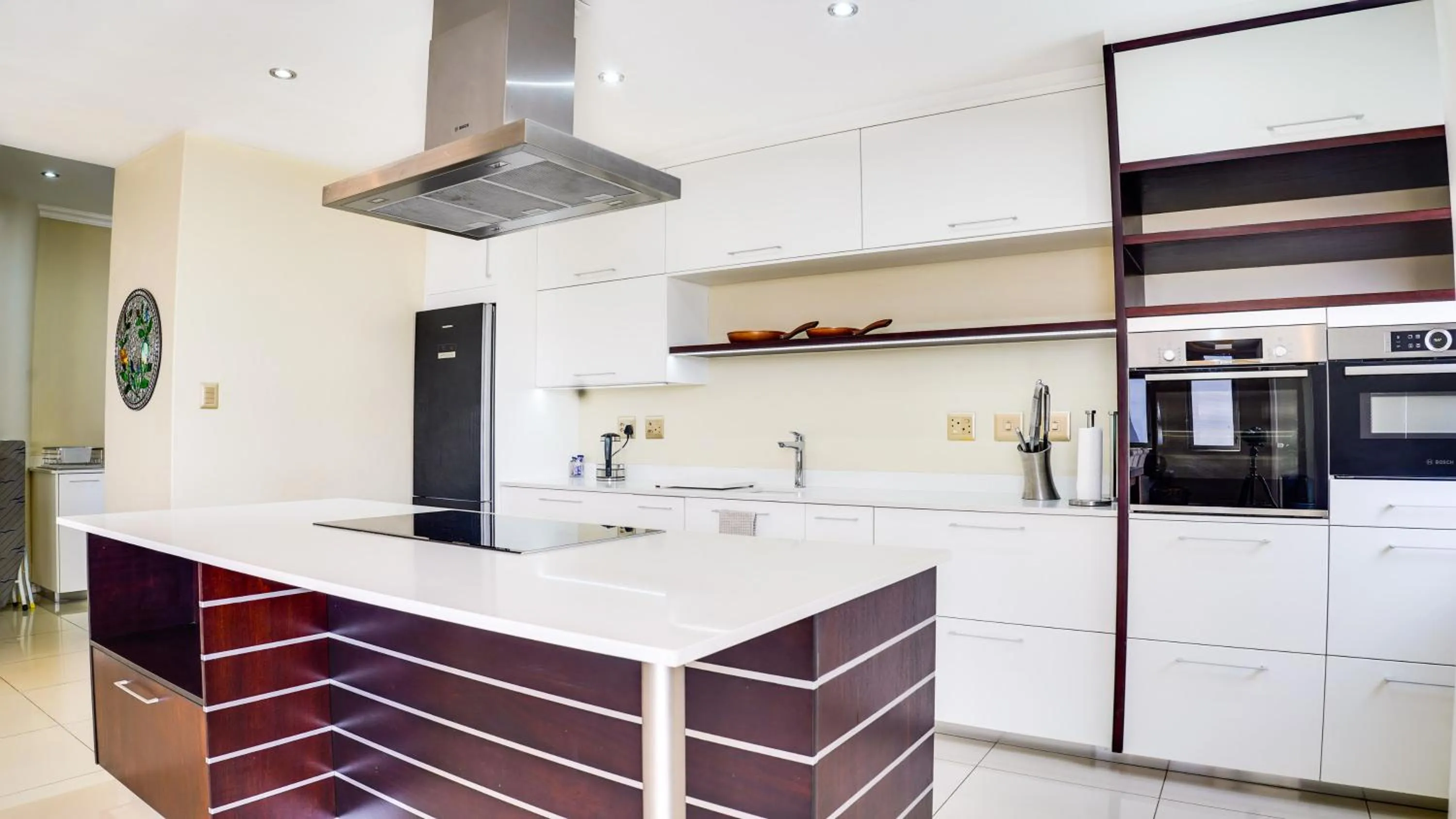 4 on Pritchard Luxury Suites