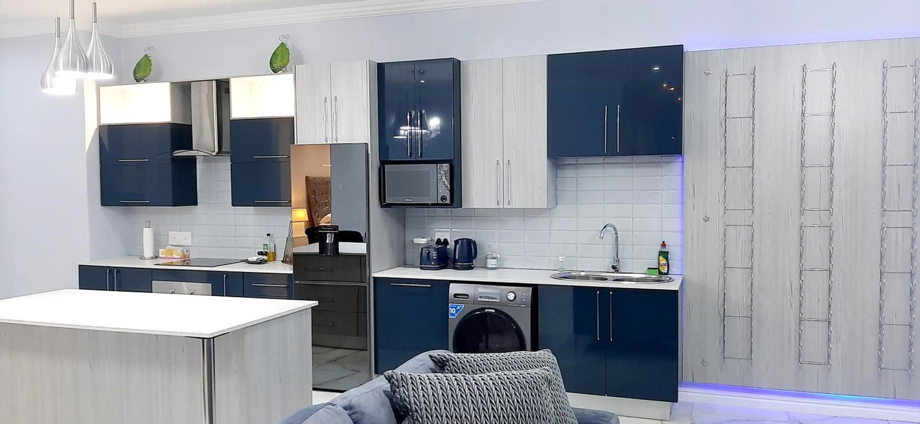 4 on Pritchard Luxury Suites