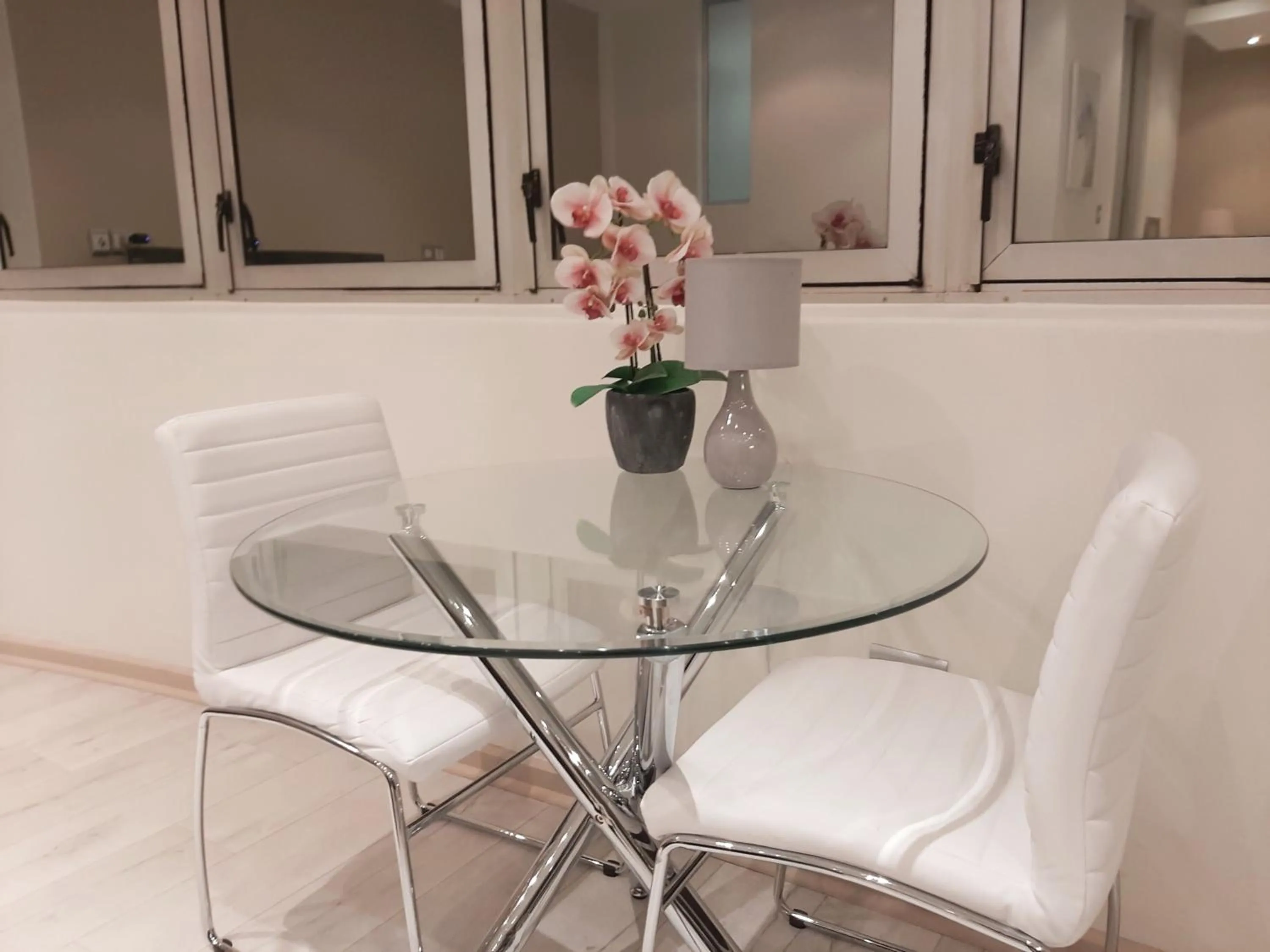 4 on Pritchard Luxury Suites