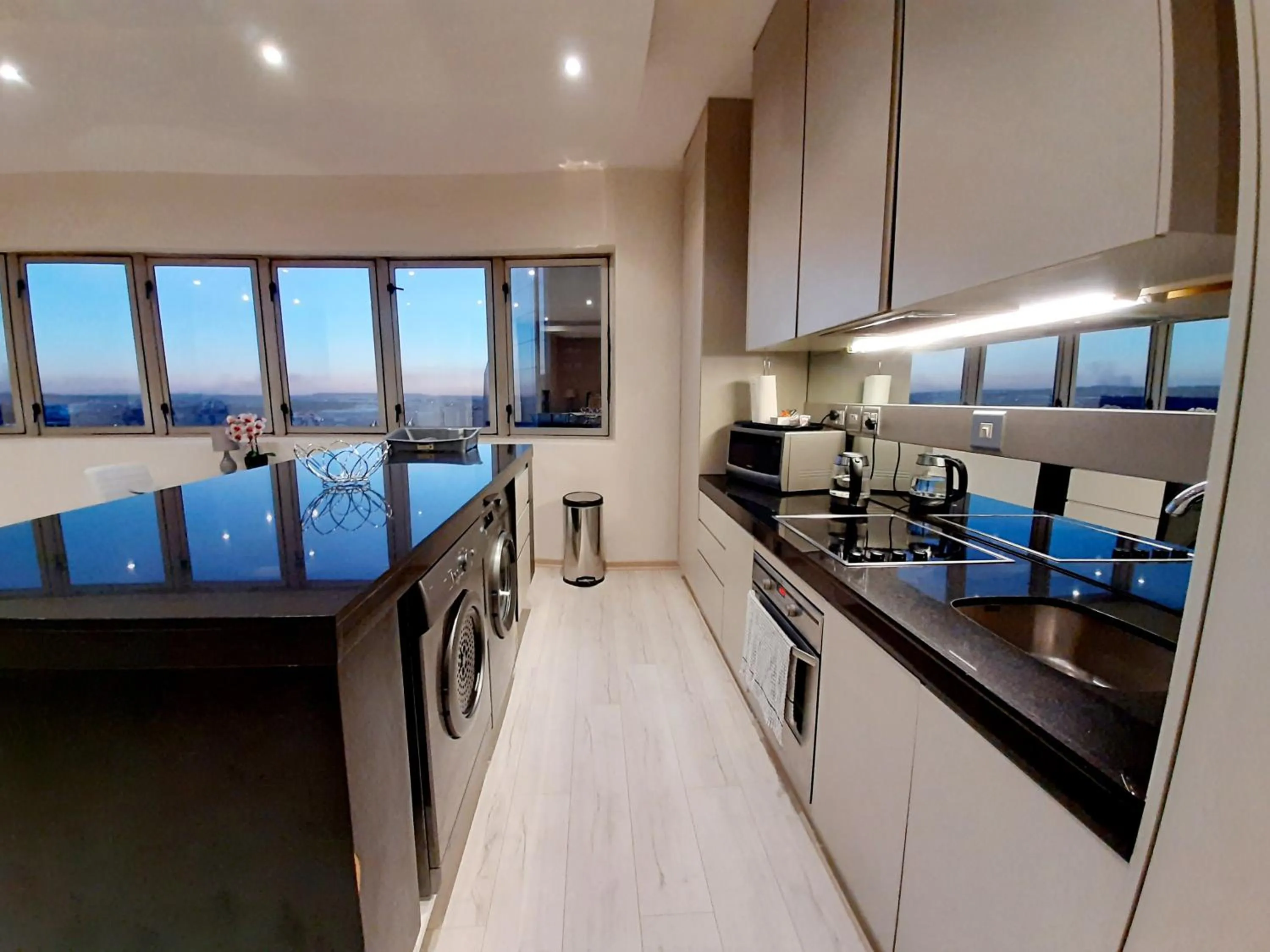 4 on Pritchard Luxury Suites