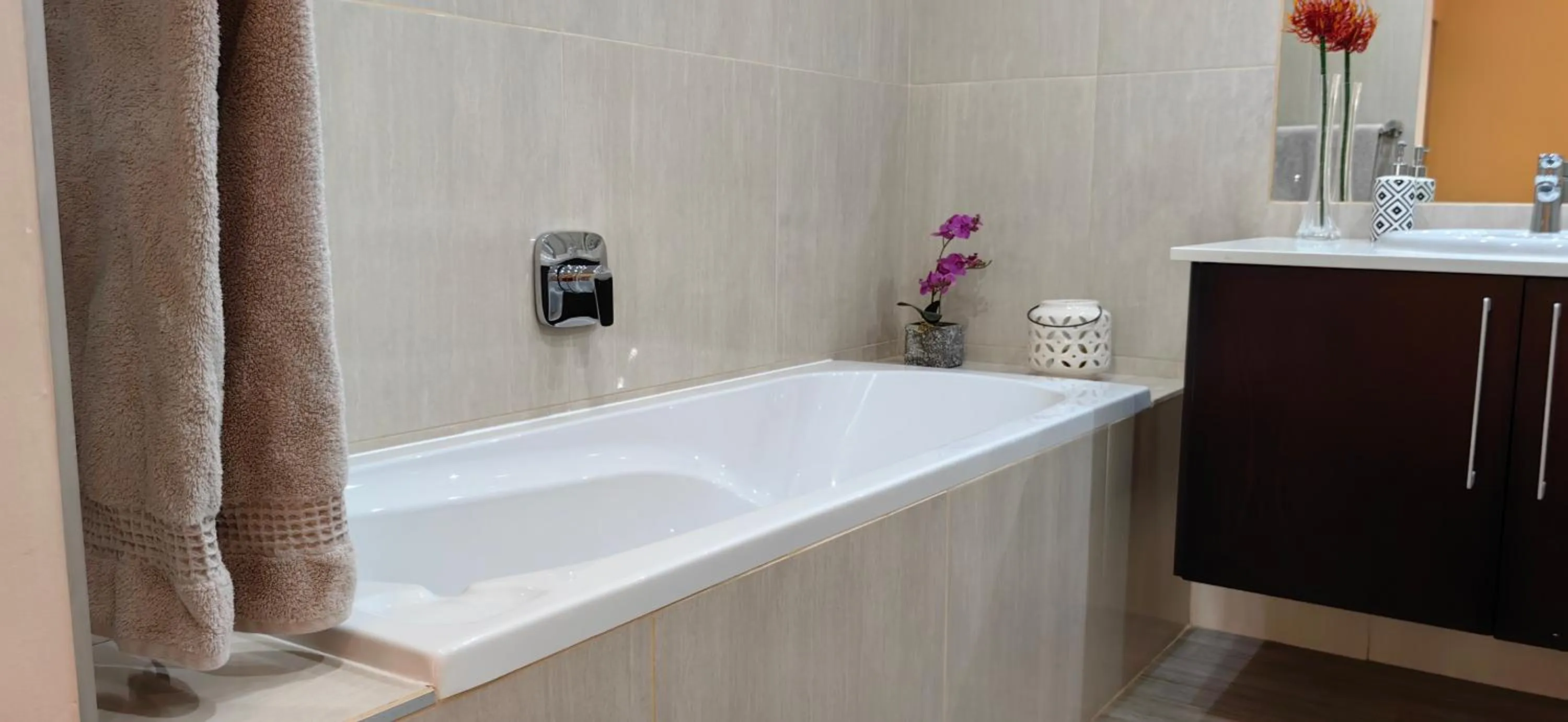 4 on Pritchard Luxury Suites