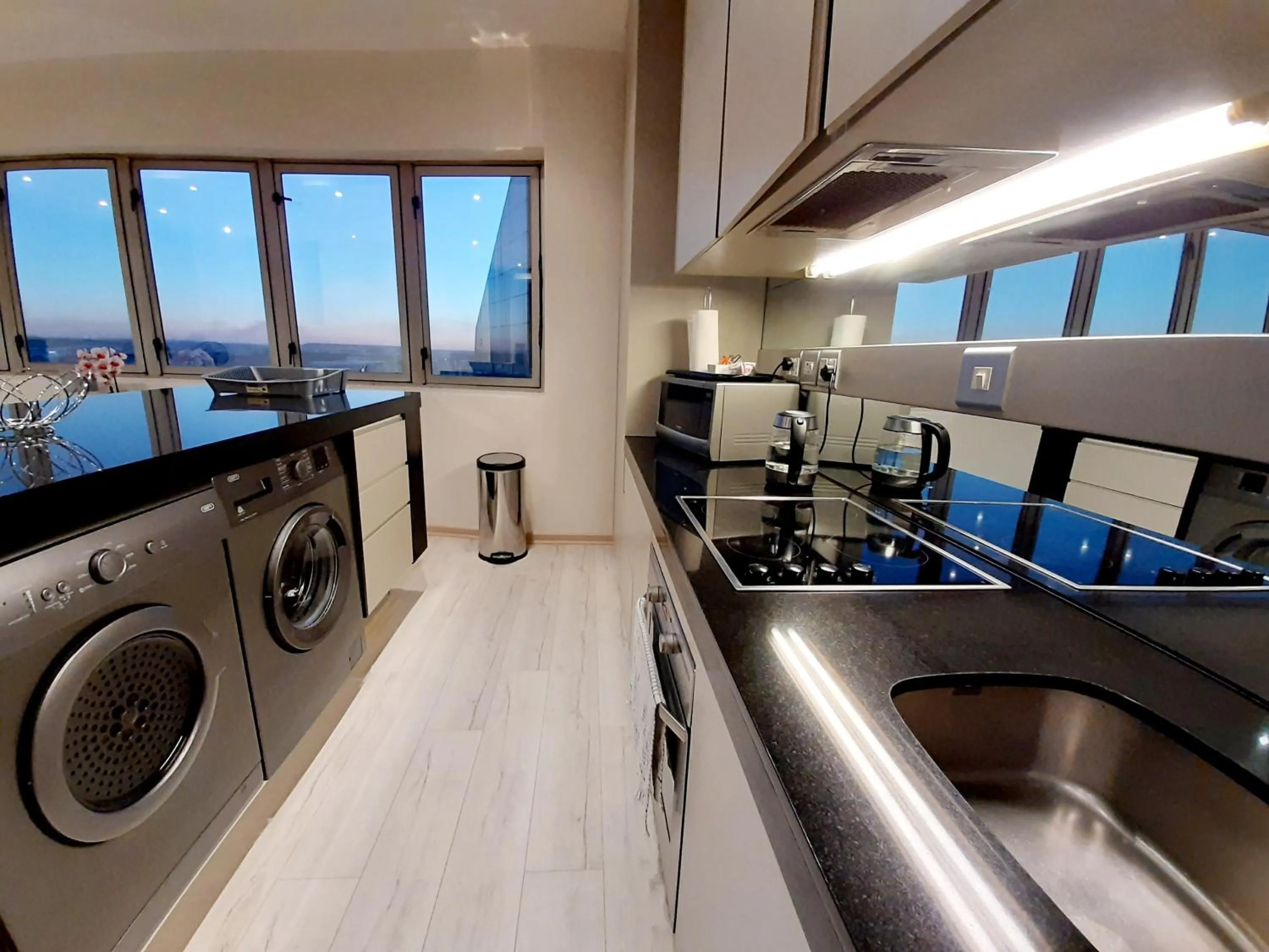 4 on Pritchard Luxury Suites