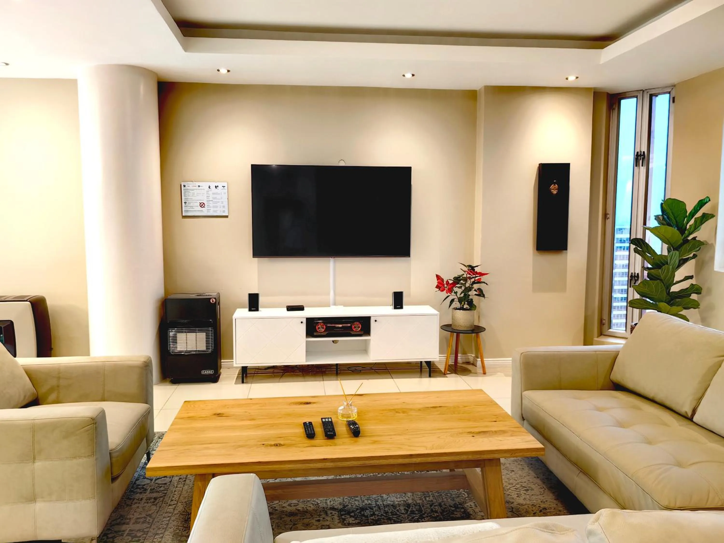 4 on Pritchard Luxury Suites