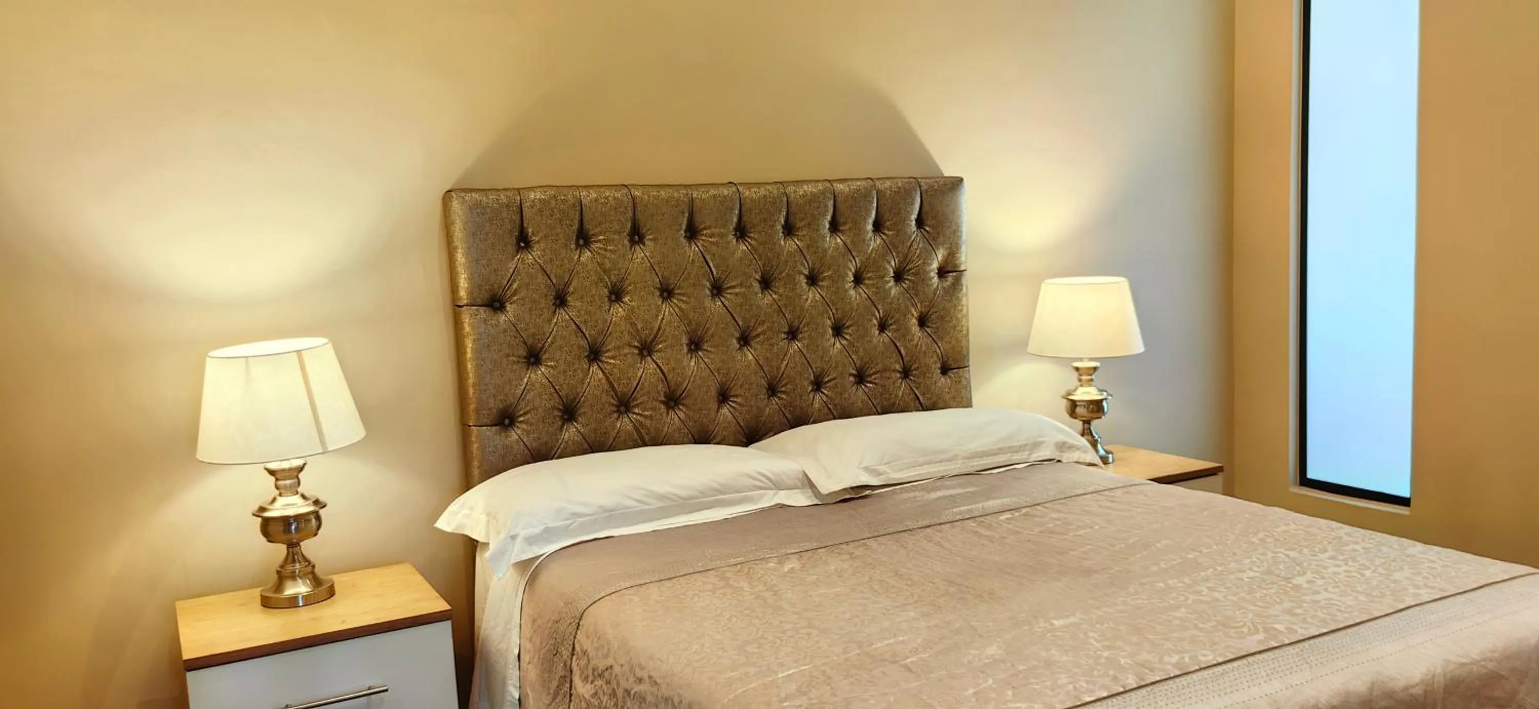 Bed in 4 on Pritchard Luxury Suites