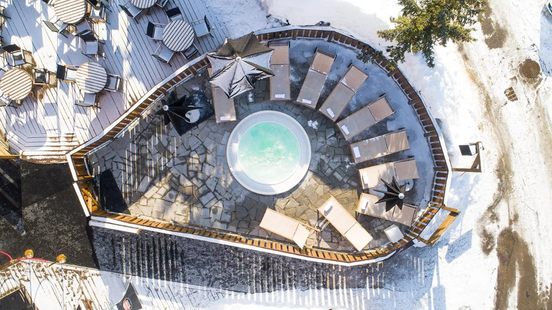 Hot Tub in Madame Vacances Hôtel & Spa Le Mottaret