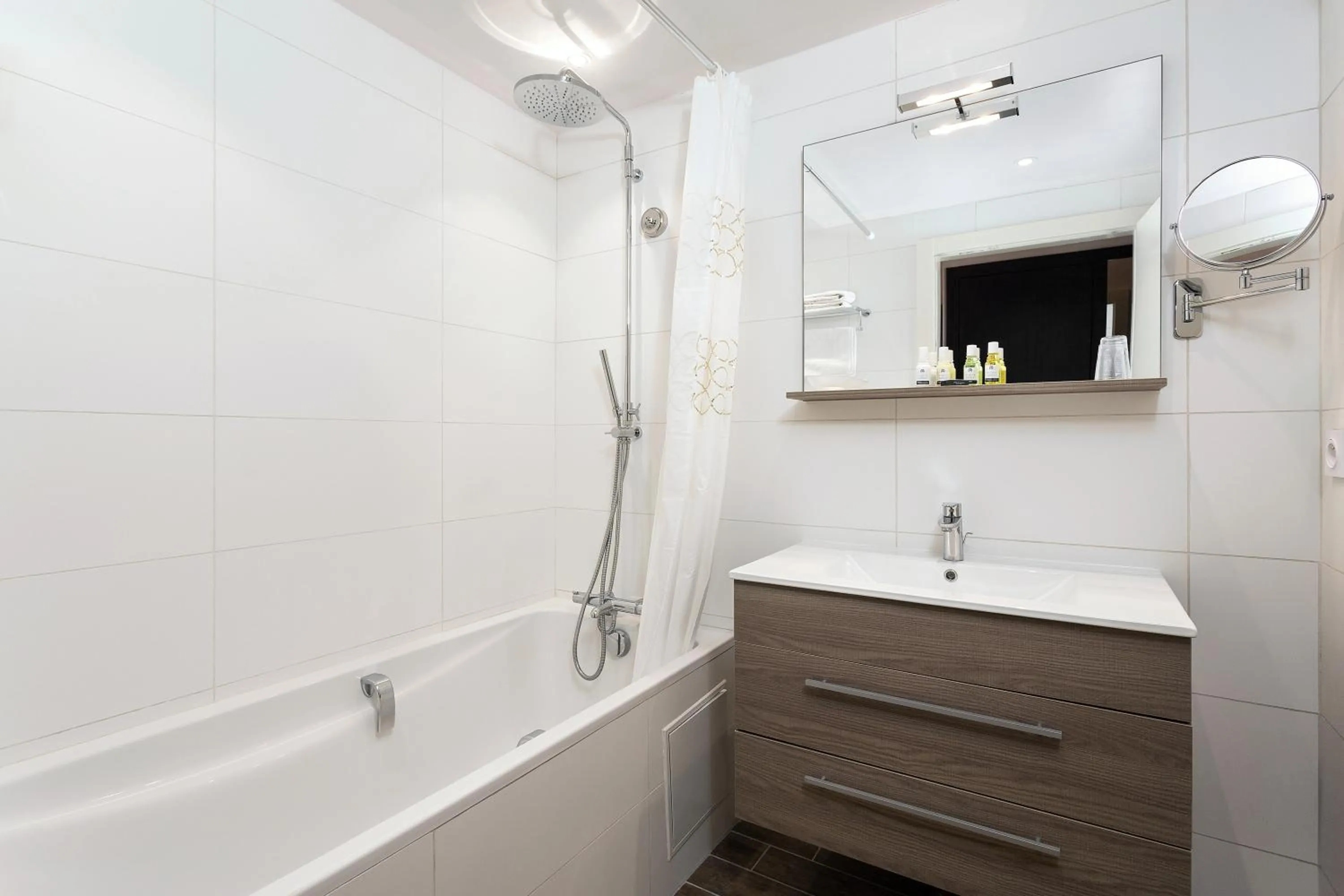 Bathroom in Madame Vacances Hôtel & Spa Le Mottaret