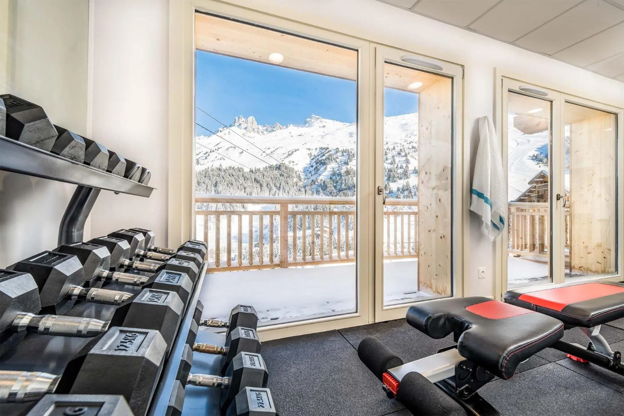 Fitness centre/facilities in Madame Vacances Hôtel & Spa Le Mottaret