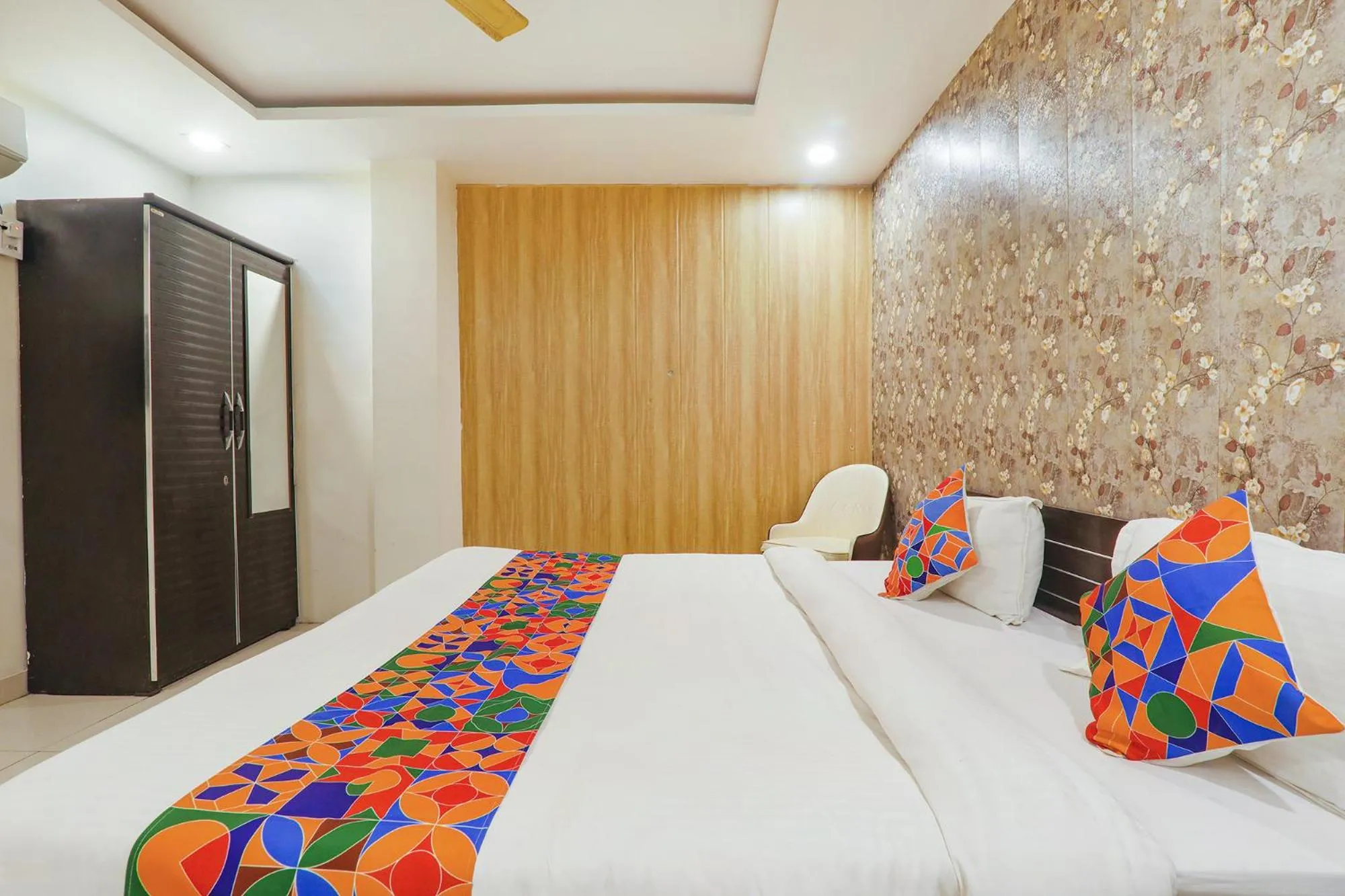 Photo of the whole room in FabHotel The Villa