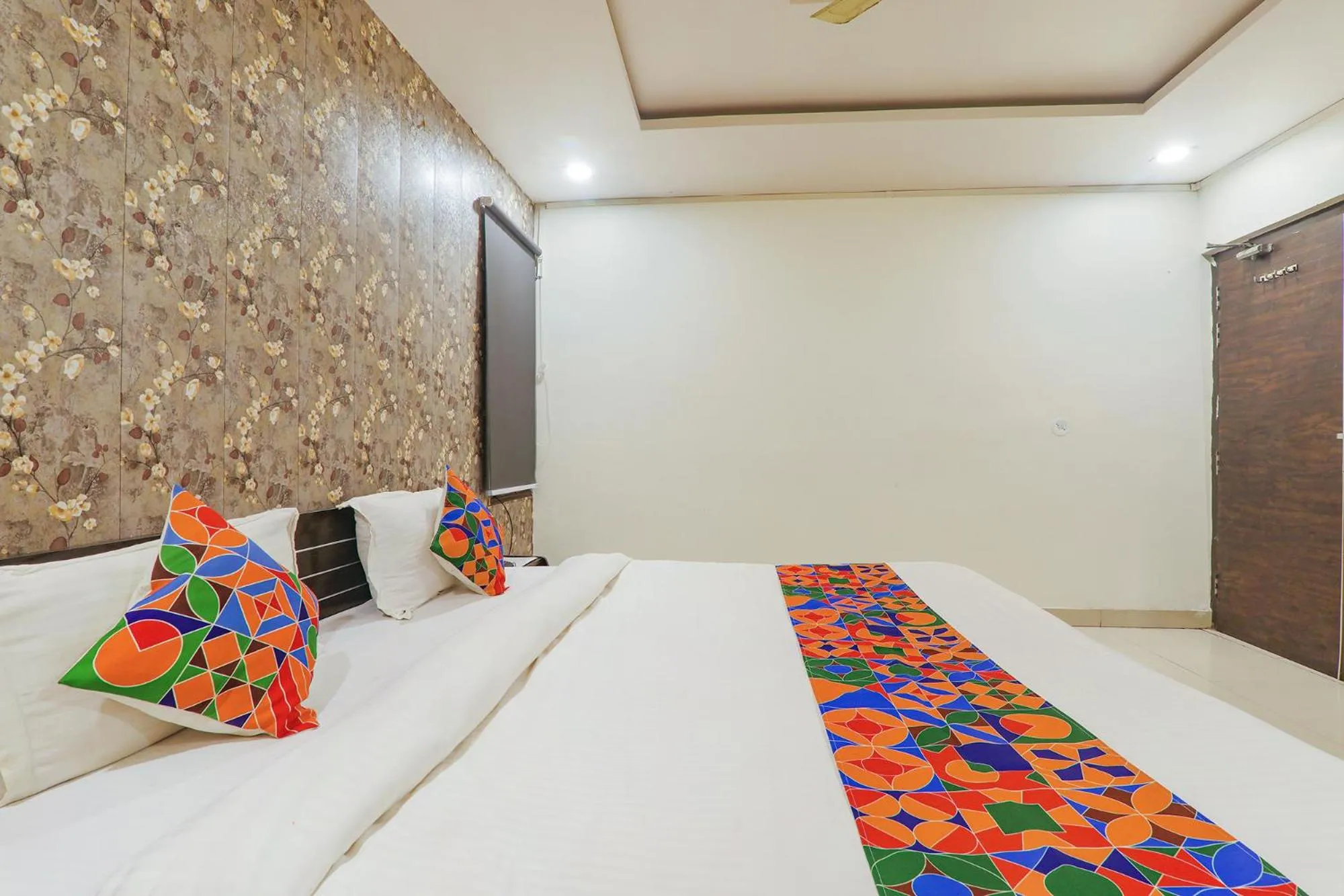 Photo of the whole room in FabHotel The Villa