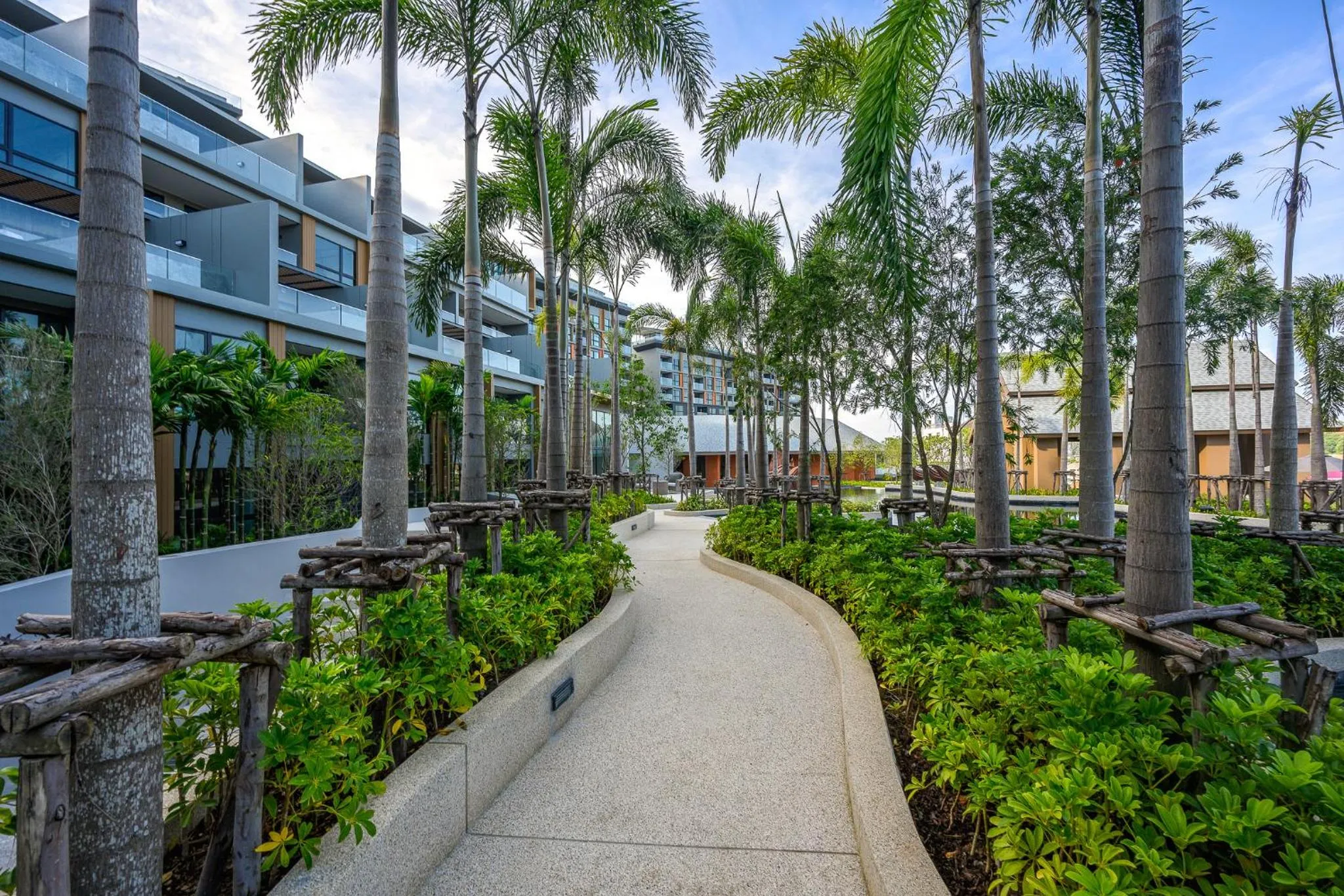 Garden in Mida Grande Resort Phuket Official Account