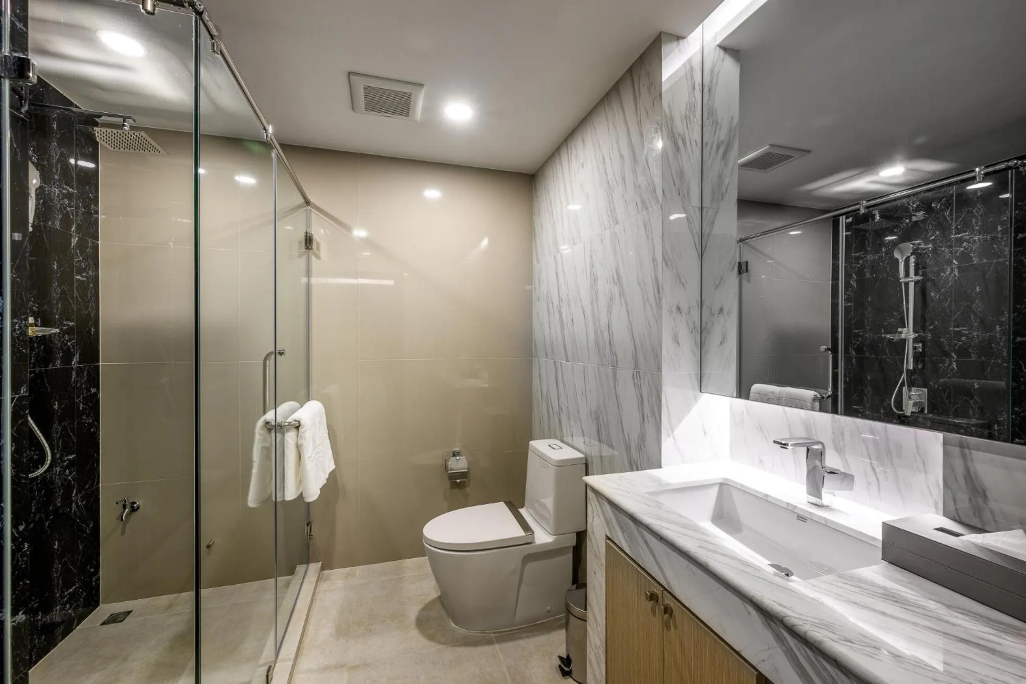 Bathroom in Mida Grande Resort Phuket Official Account