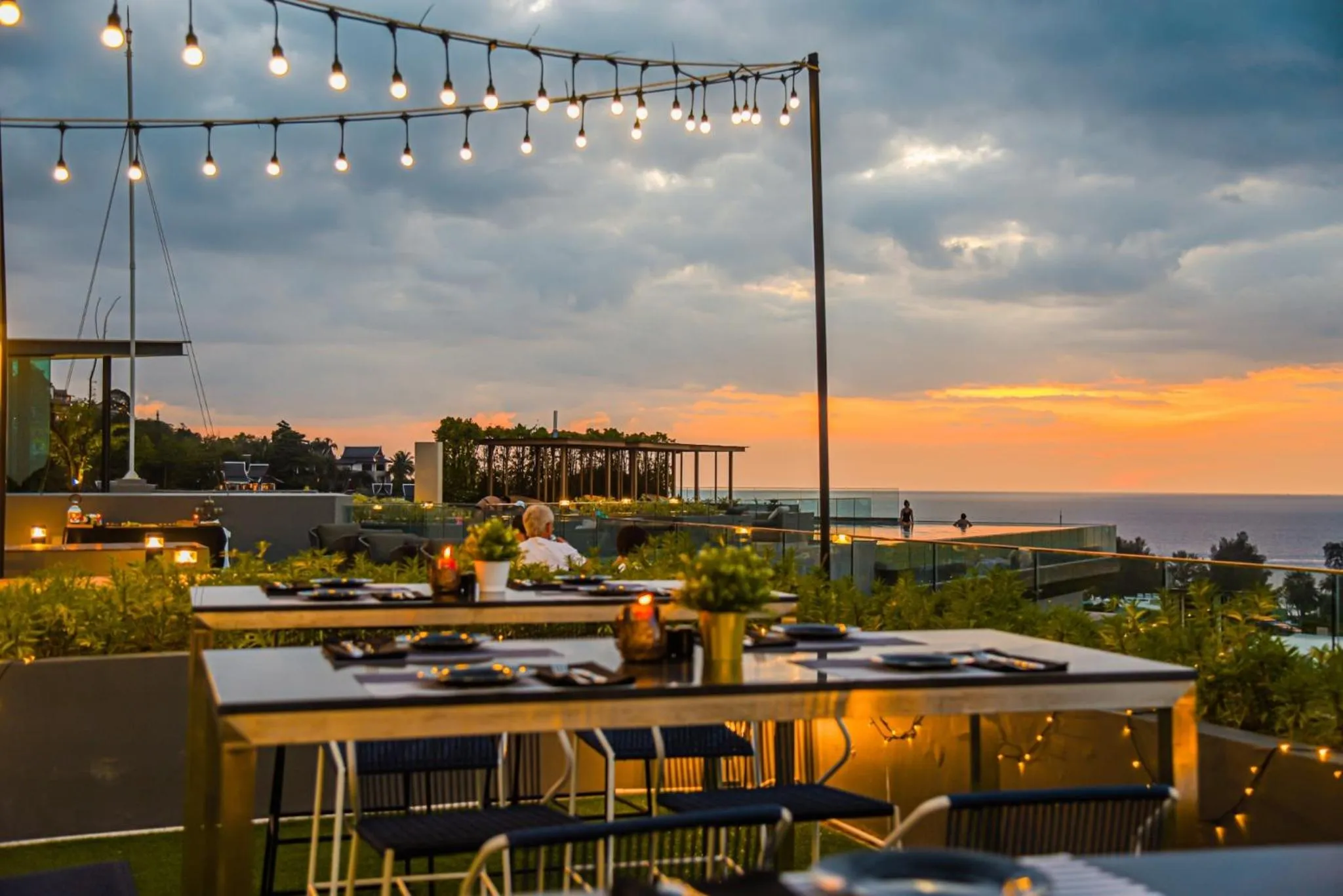 Restaurant/places to eat in Mida Grande Resort Phuket Official Account