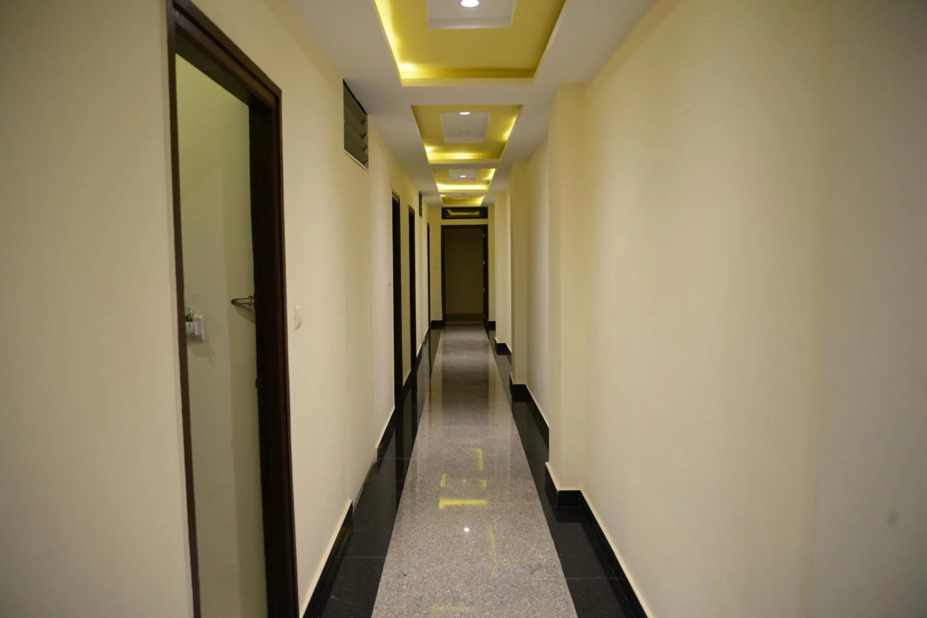 Area and facilities in Hotel Sanobar