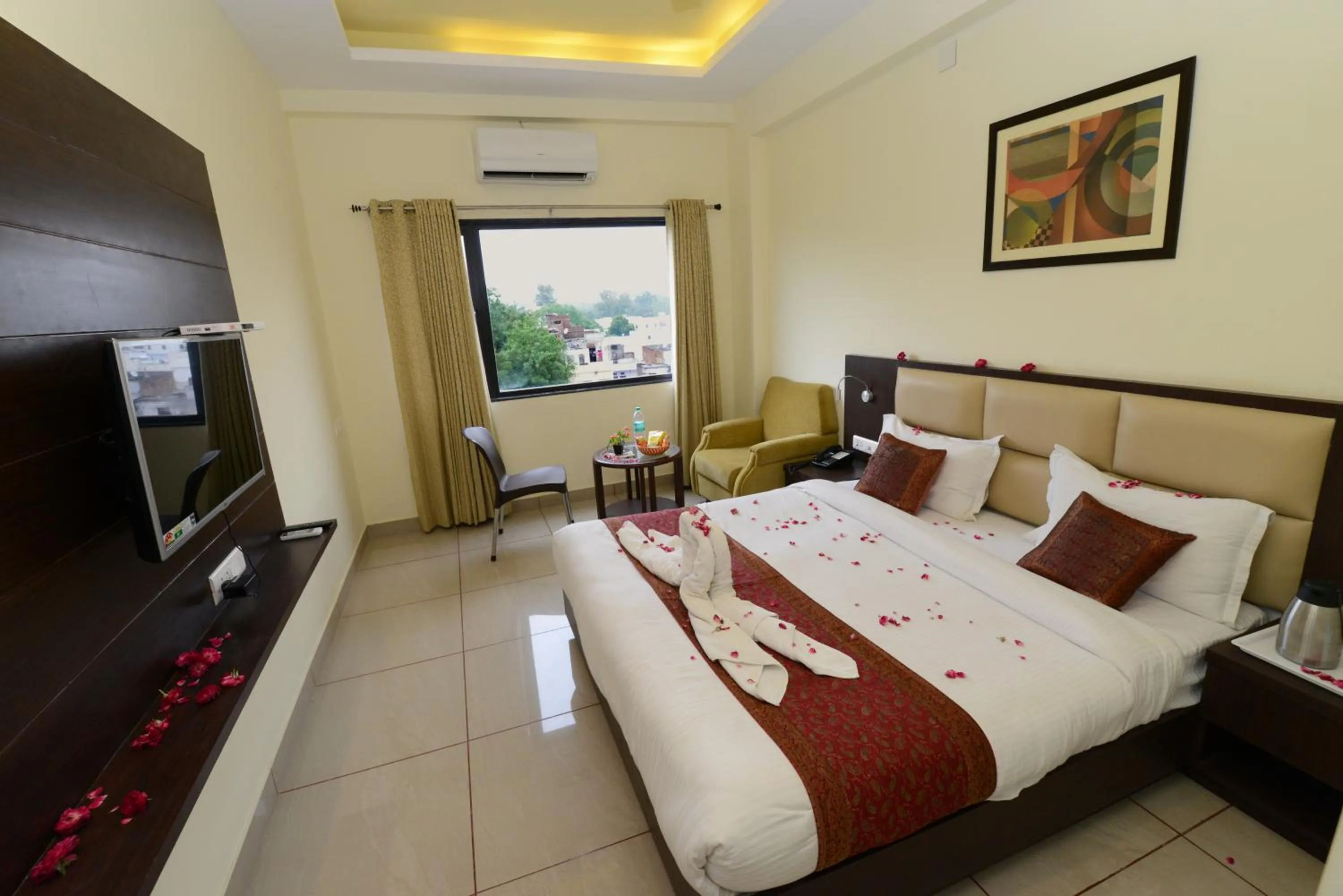 Bed in Hotel Sanobar