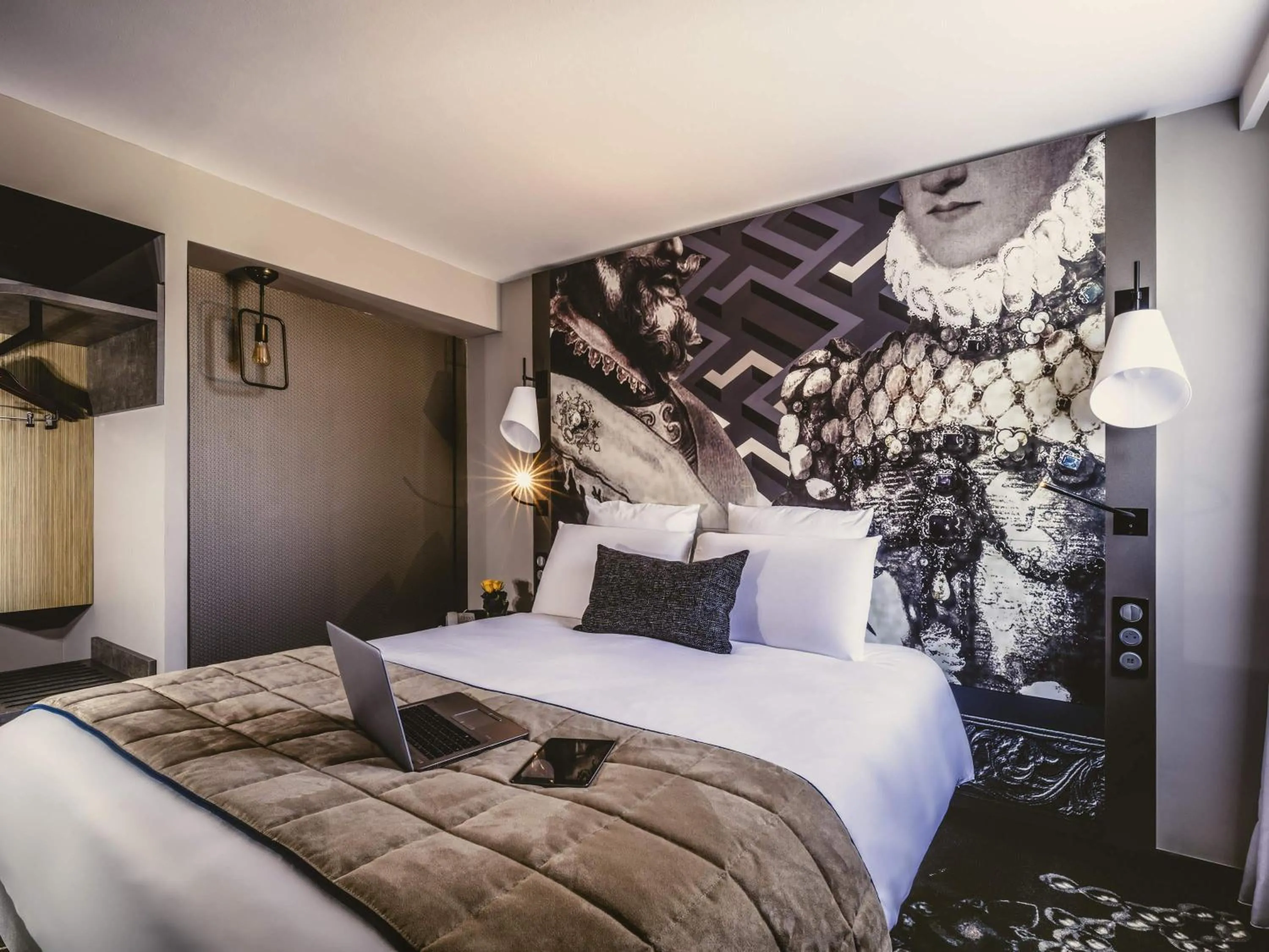 Bedroom, Bed in Mercure Pau Palais des Sports