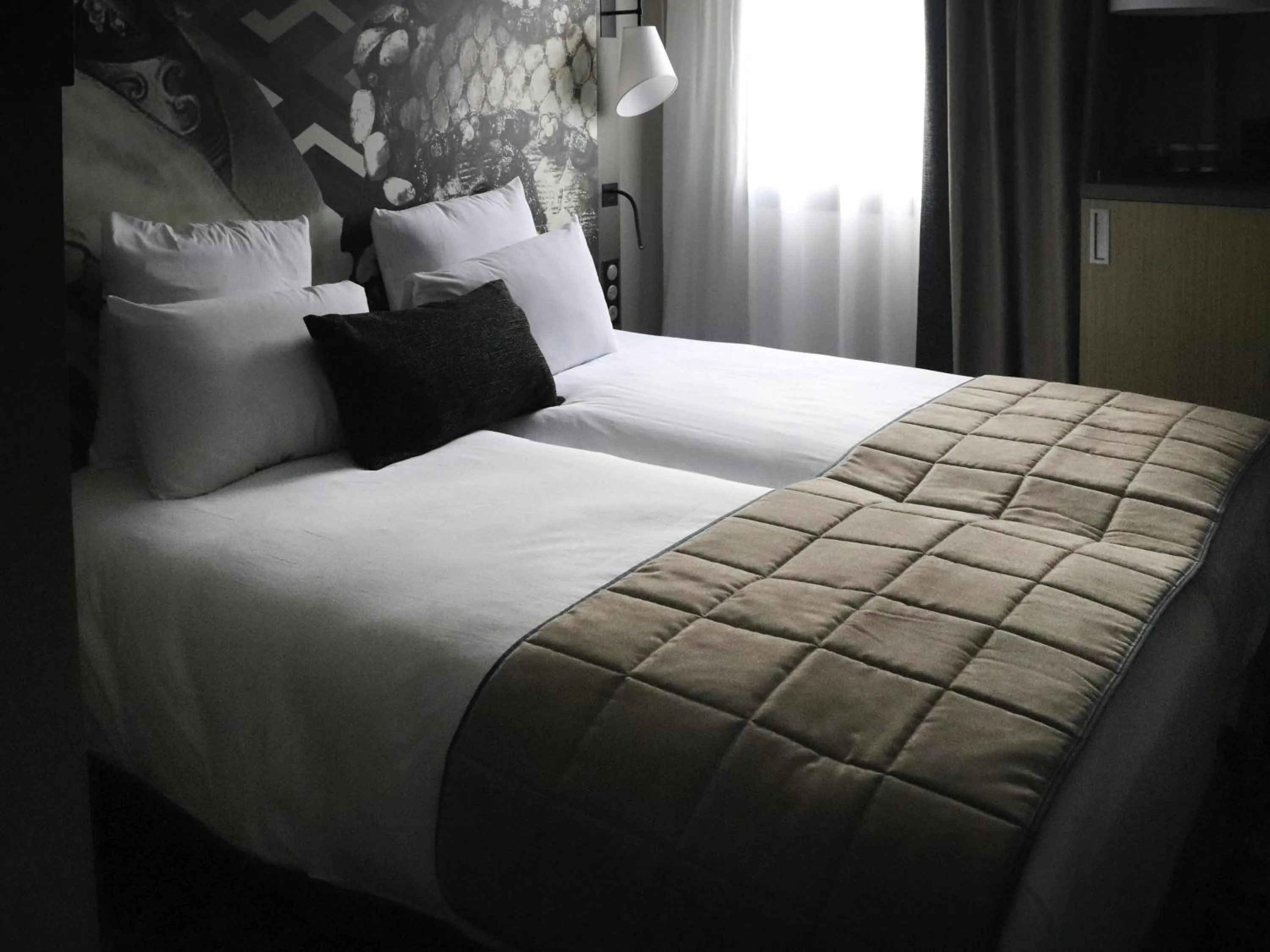 Bedroom, Bed in Mercure Pau Palais des Sports