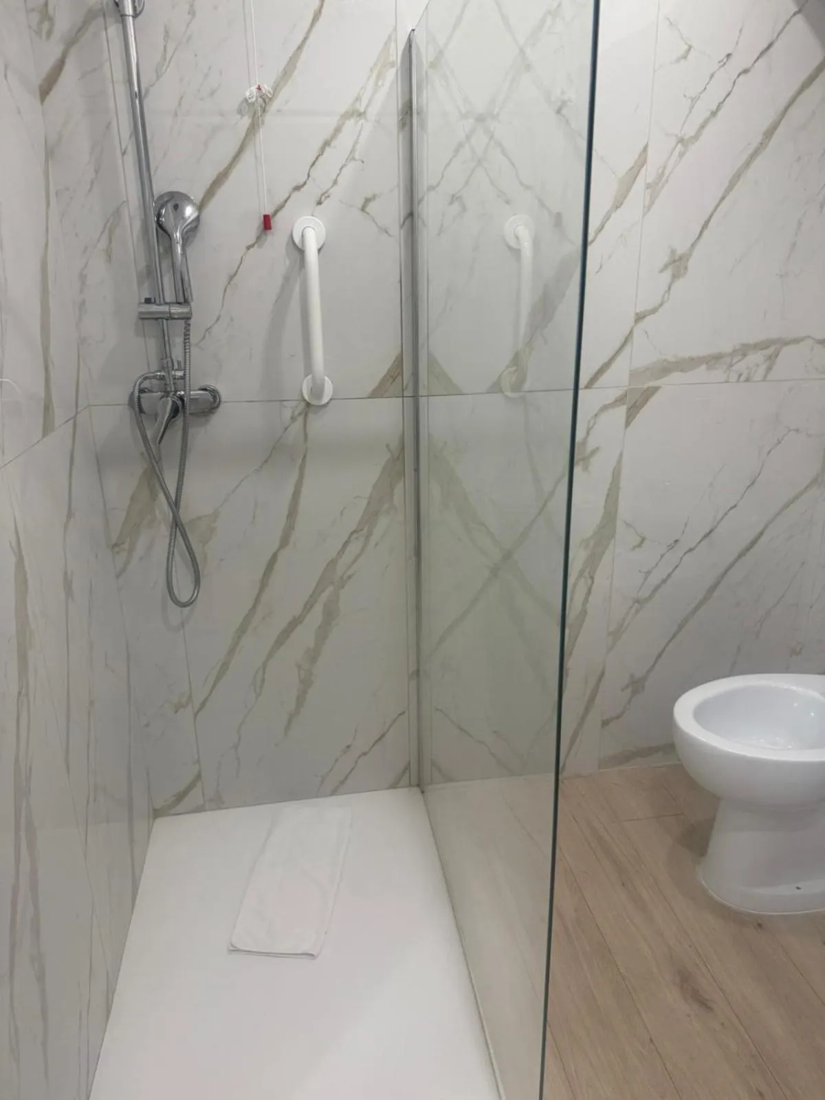 Shower in Hotel Palace Gioia Tauro