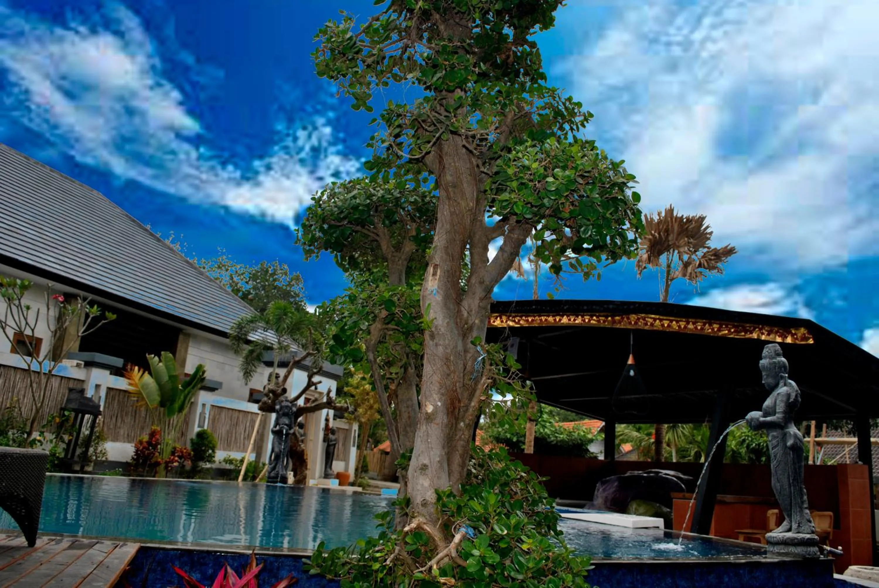 Swimming pool in LGood Lembongan Island Villas