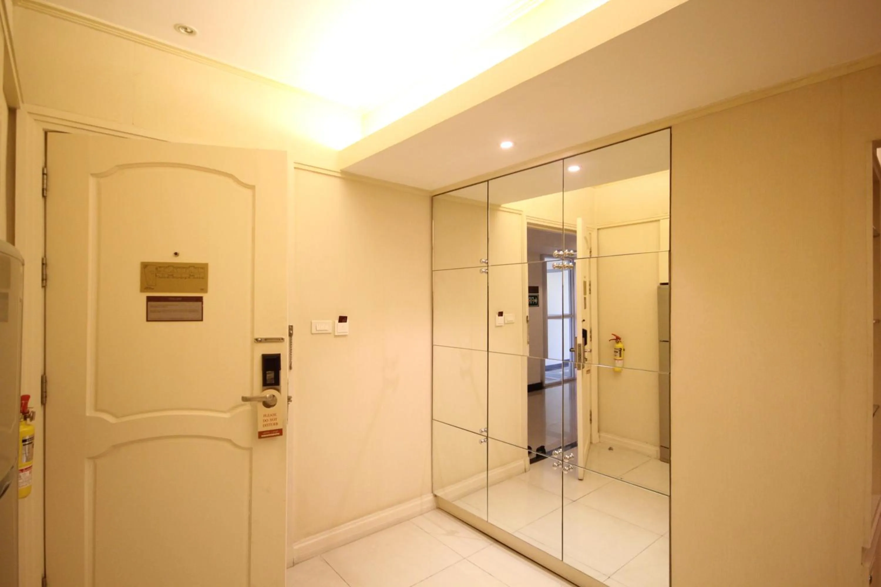 Seating area in Hope Land Hotel Sukhumvit 24