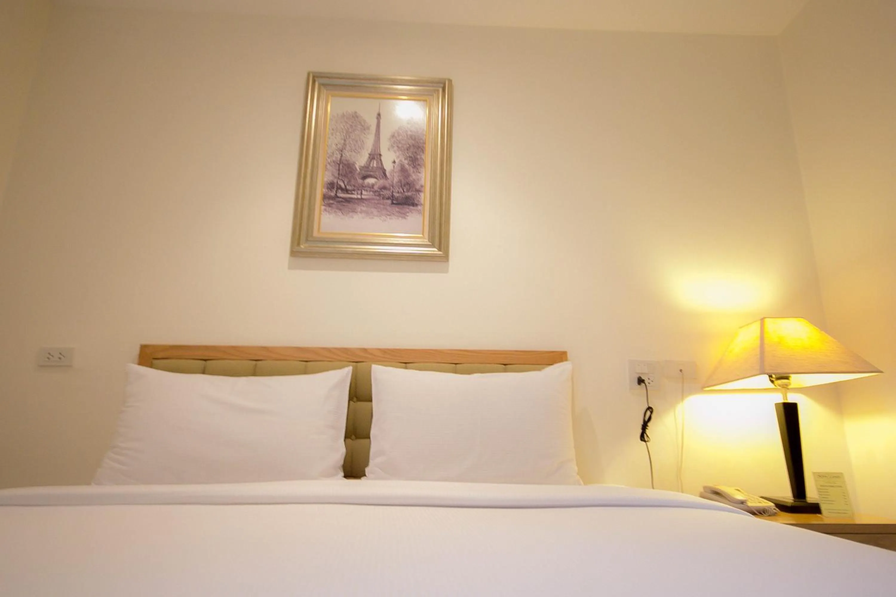 Bedroom, Bed in Hope Land Hotel Sukhumvit 24