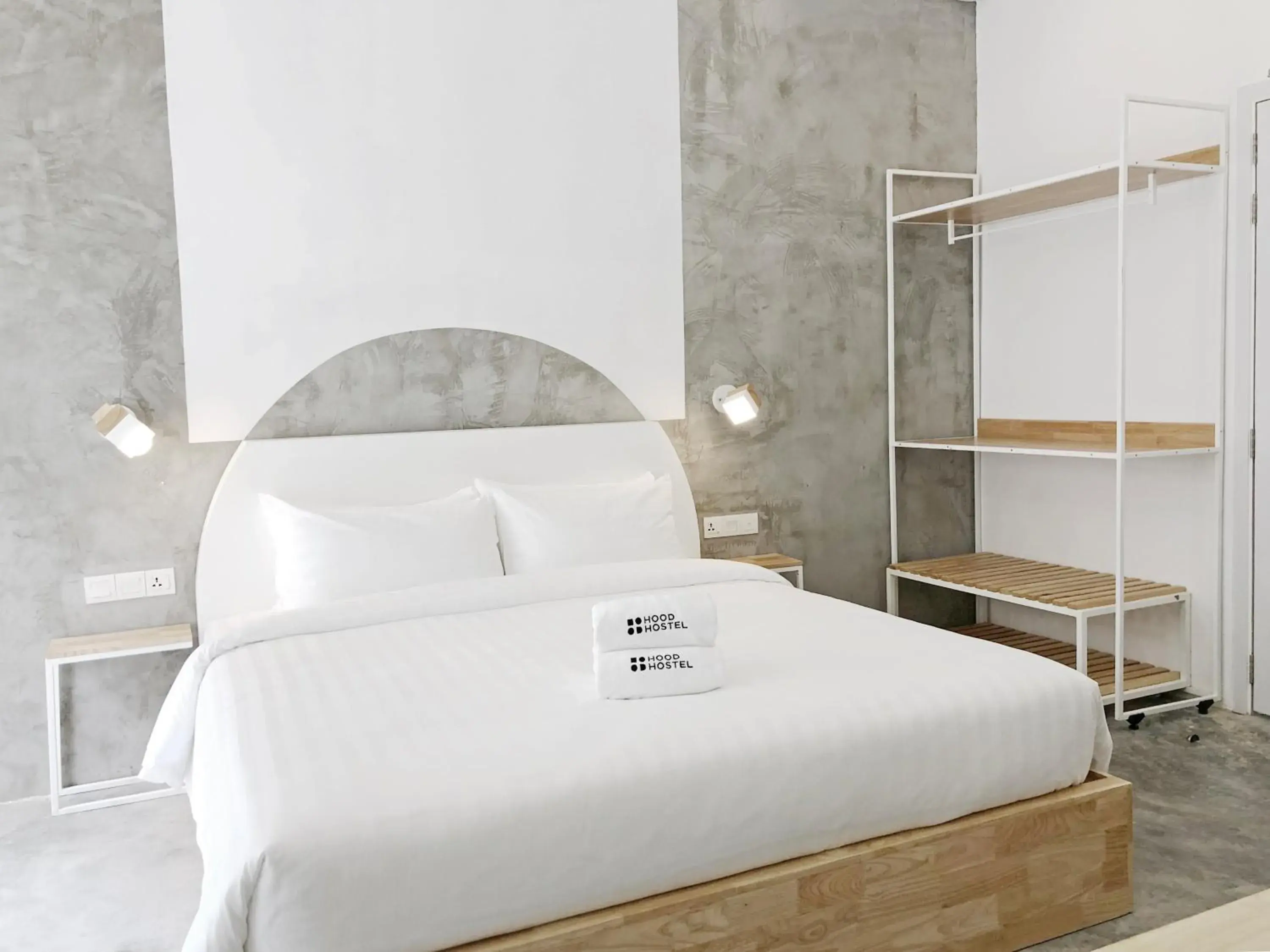 King Room with Balcony in HOOD Hostel King Room with Balcony in HOOD Hostel